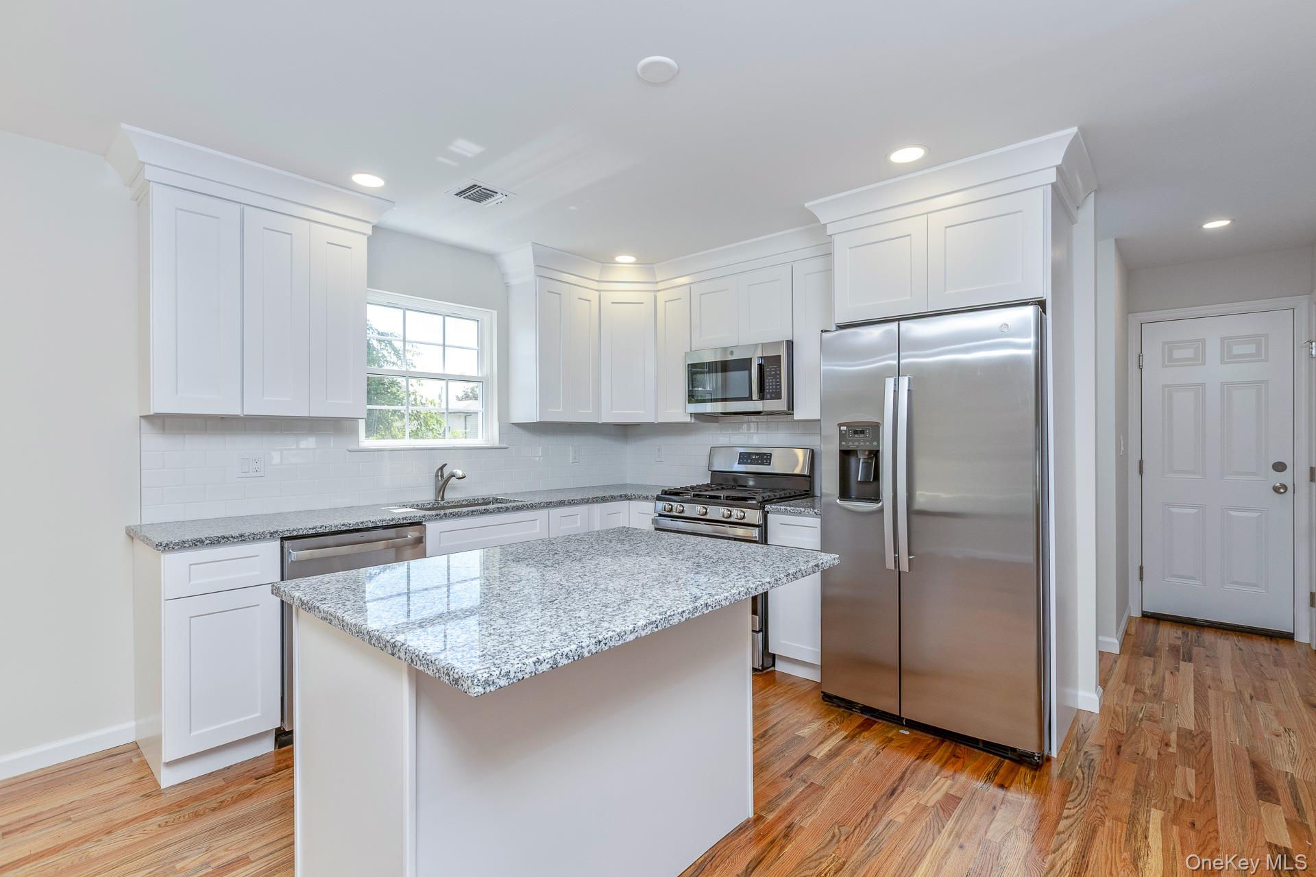 #16 photo, 112 Chanel Drive, Саффолк ‖ Shirley , NY 11967