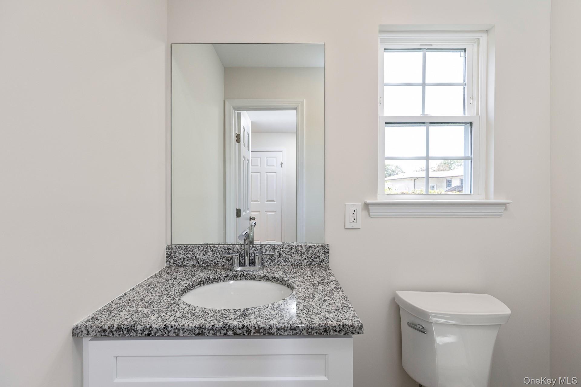 #19 photo, 112 Chanel Drive, Саффолк ‖ Shirley , NY 11967