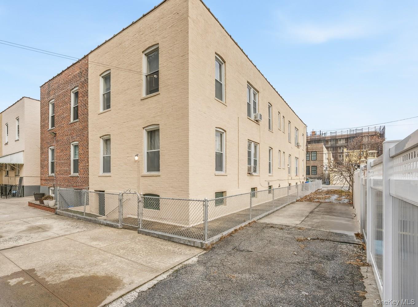 #20 photo, 2120 22nd Road, 皇后区 Astoria , NY 11105