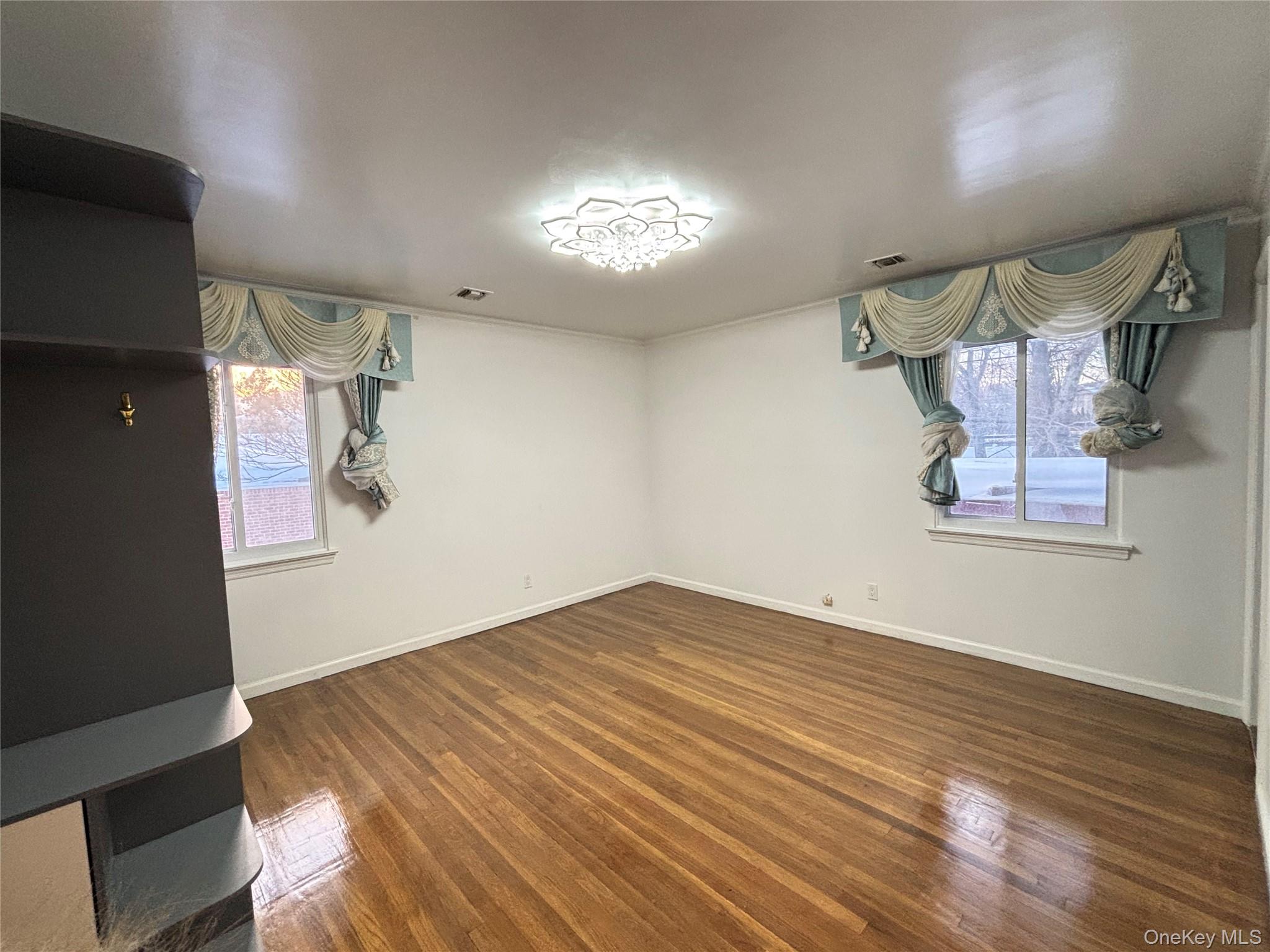 #14 photo, 105 Seaman Road, ナッソー郡 Jericho , NY 11753