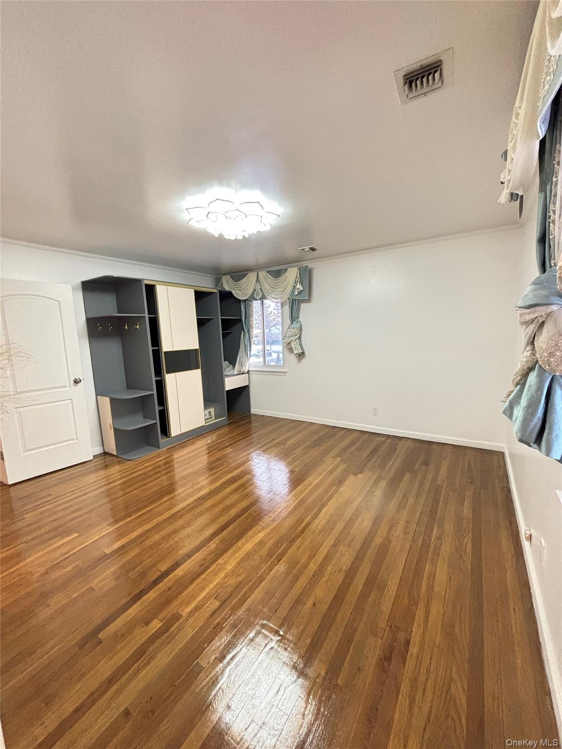 #15 photo, 105 Seaman Road, ナッソー郡 Jericho , NY 11753