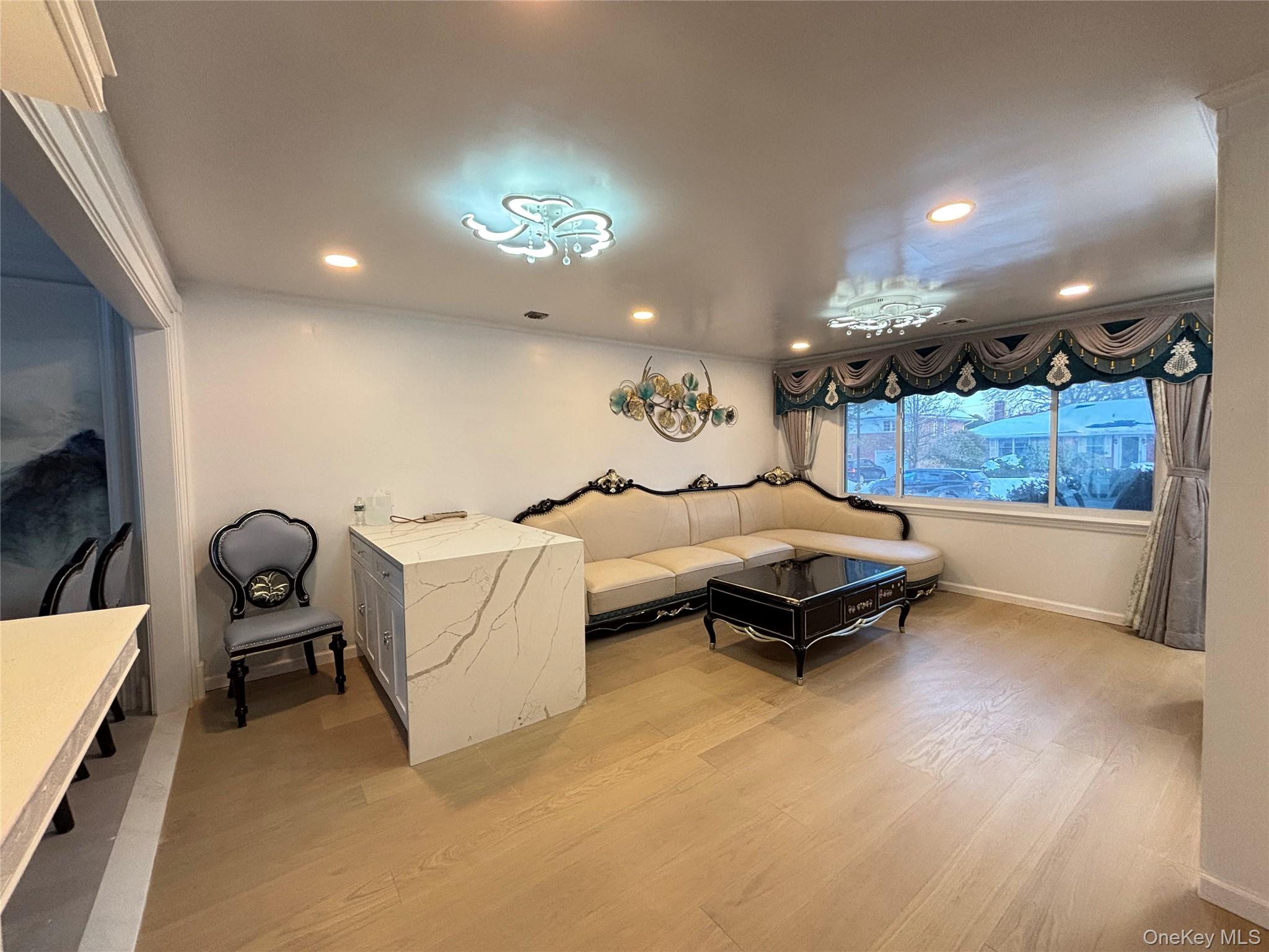 #3 photo, 105 Seaman Road, ナッソー郡 Jericho , NY 11753