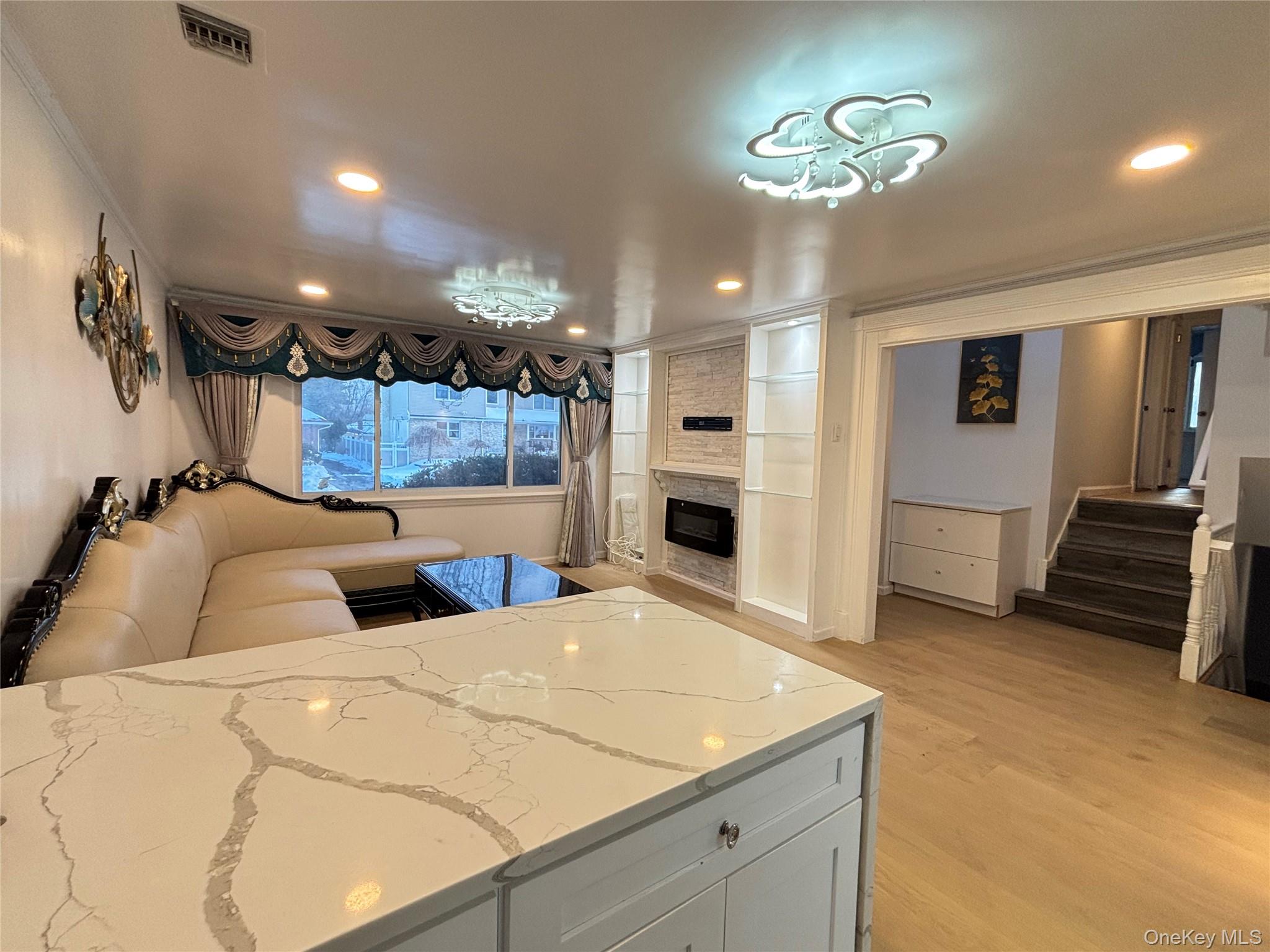 #4 photo, 105 Seaman Road, ナッソー郡 Jericho , NY 11753