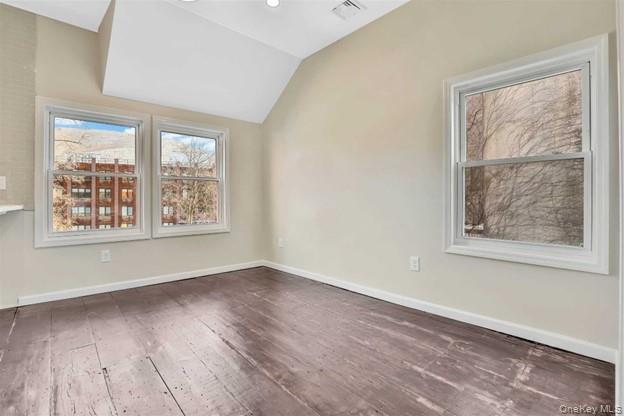 #5 photo, 2 Tioronda, Beacon , NY 12508