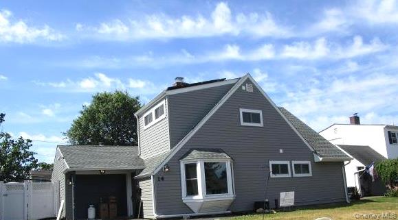 #1 photo, 14 Thimble Lane, Hicksville , NY 11801