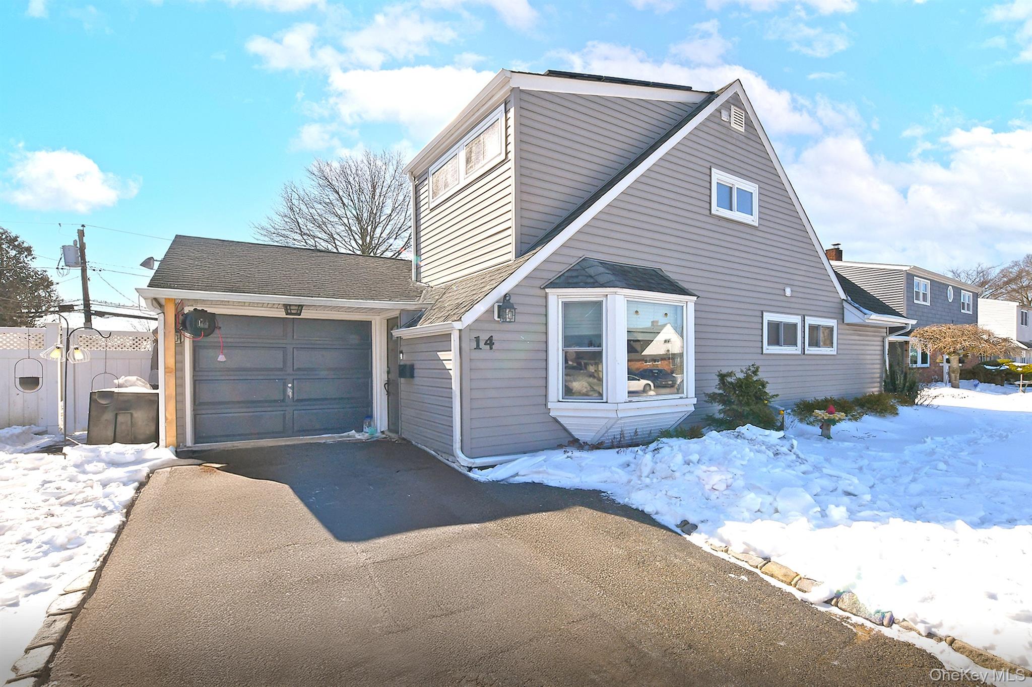 #2 photo, 14 Thimble Lane, Hicksville , NY 11801