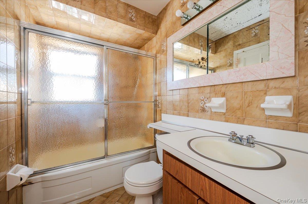 #12 photo, 619 Franklin Avenue, Massapequa , NY 11758