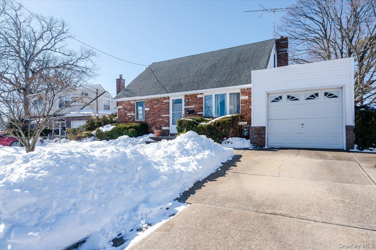 #17 photo, 619 Franklin Avenue, Massapequa , NY 11758