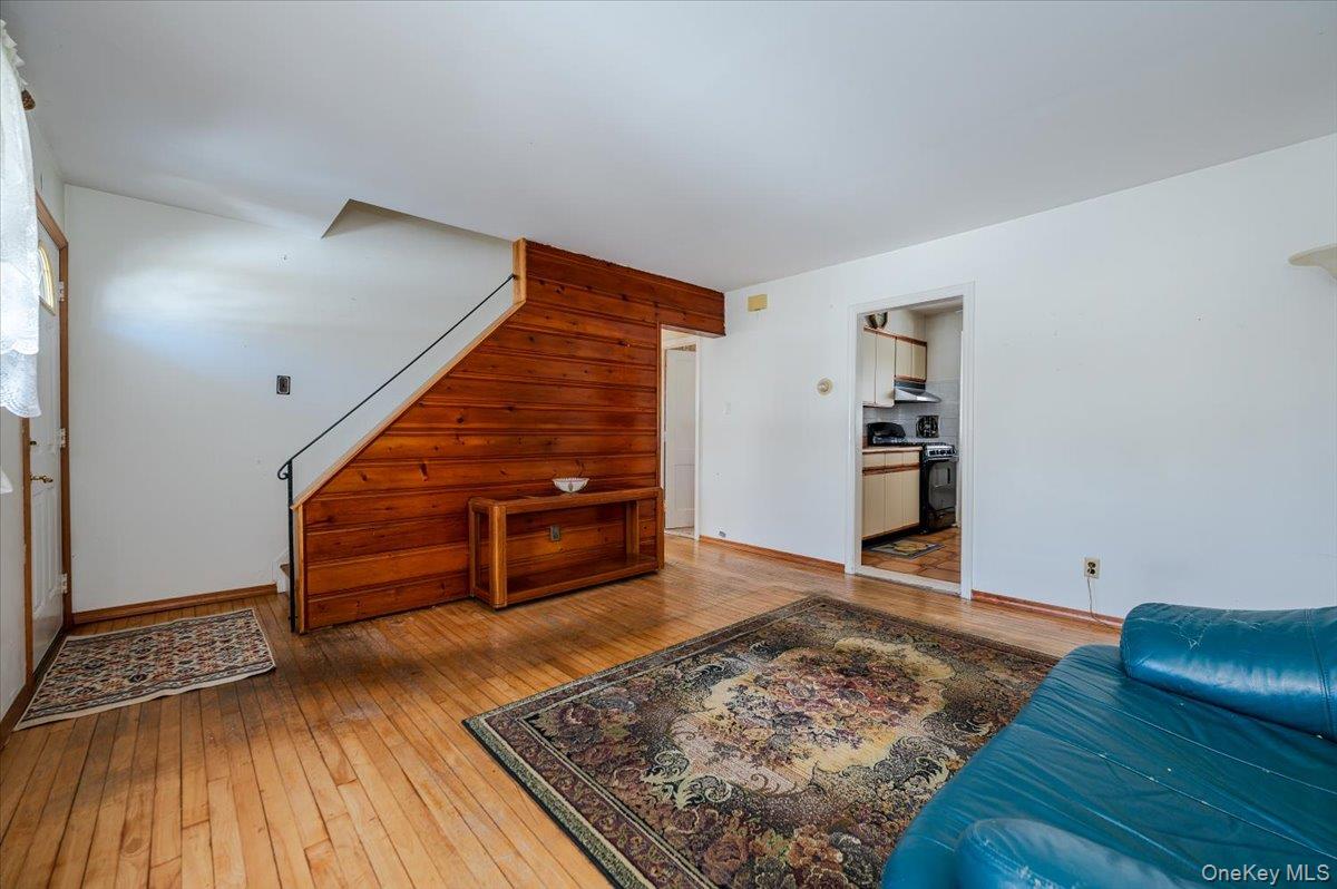 #4 photo, 619 Franklin Avenue, Massapequa , NY 11758