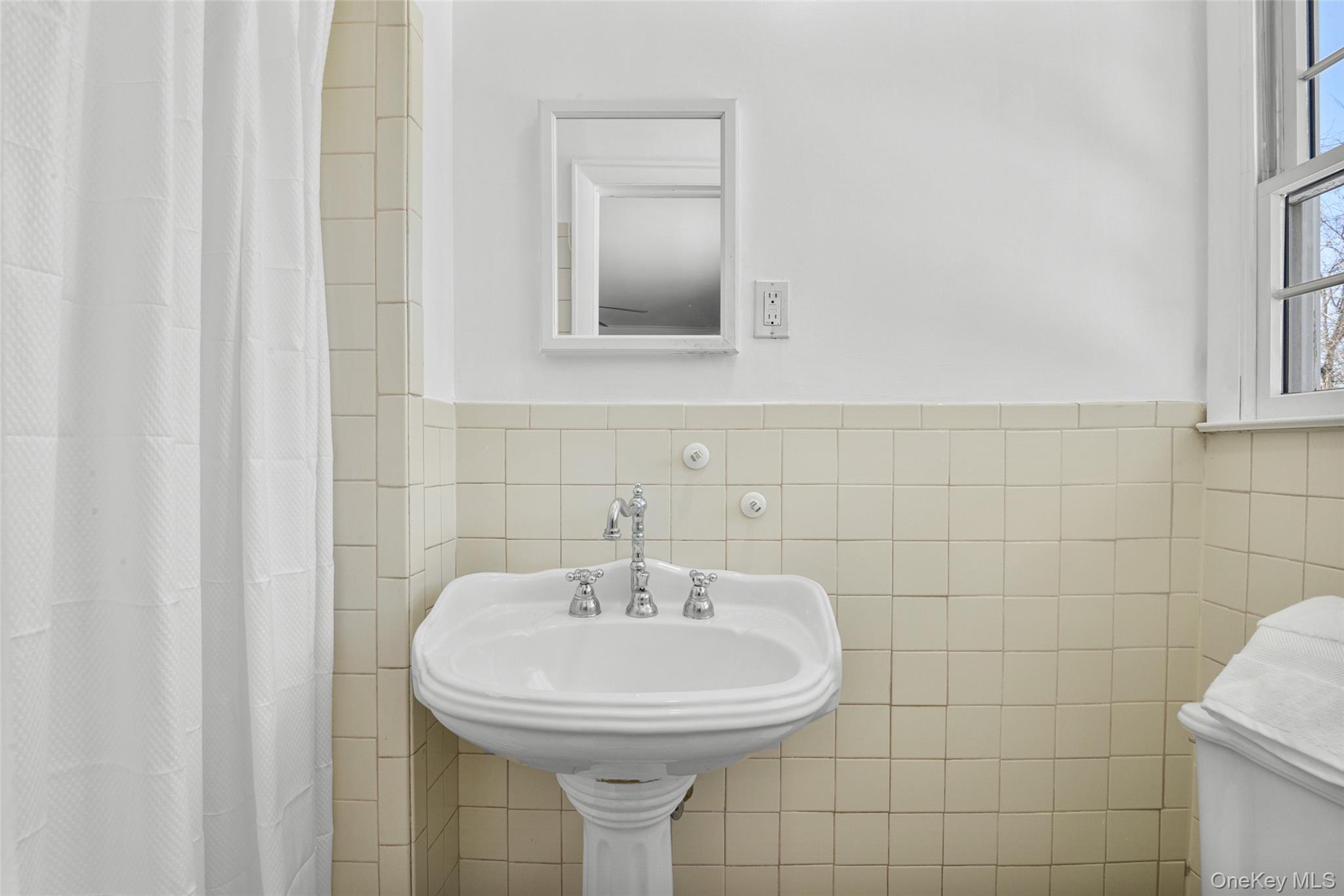 #19 photo, 46 Harding Drive, New Rochelle , NY 10801