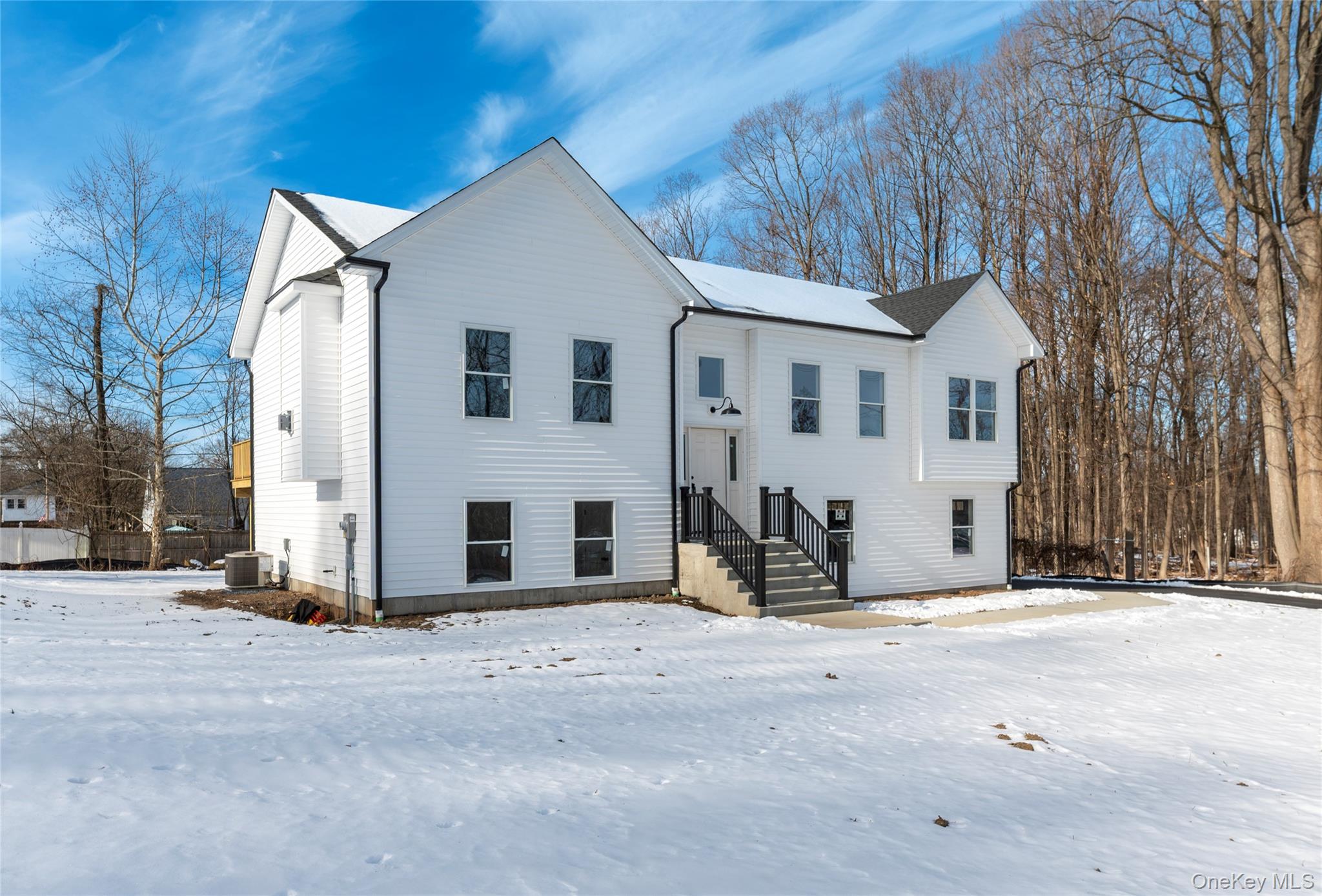 #1 photo, 748 9W Route, Valley Cottage , NY 10989