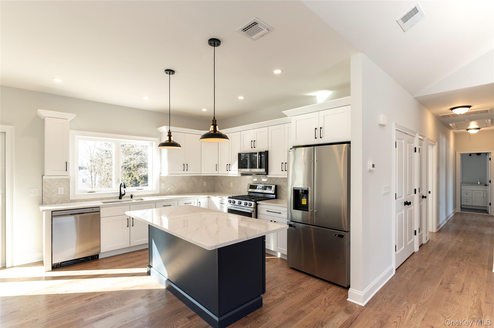 #13 photo, 748 9W Route, Valley Cottage , NY 10989