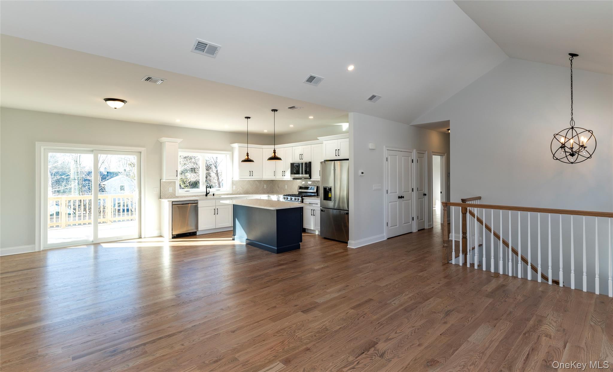 #9 photo, 748 9W Route, Valley Cottage , NY 10989