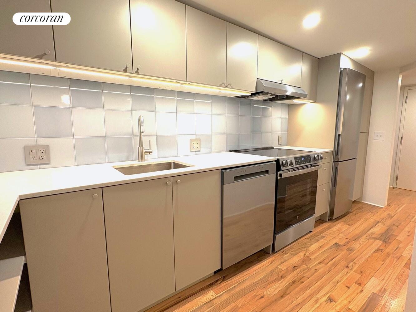 #3 photo, 42 1ST Street, Бруклин ‖ Carroll Gardens , NY 11231