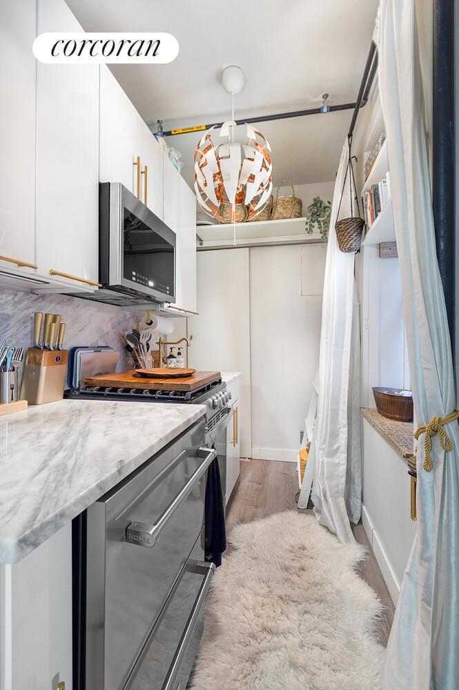 #4 photo, 149 W 12TH Street, マンハッタン Greenwich Village , NY 10011