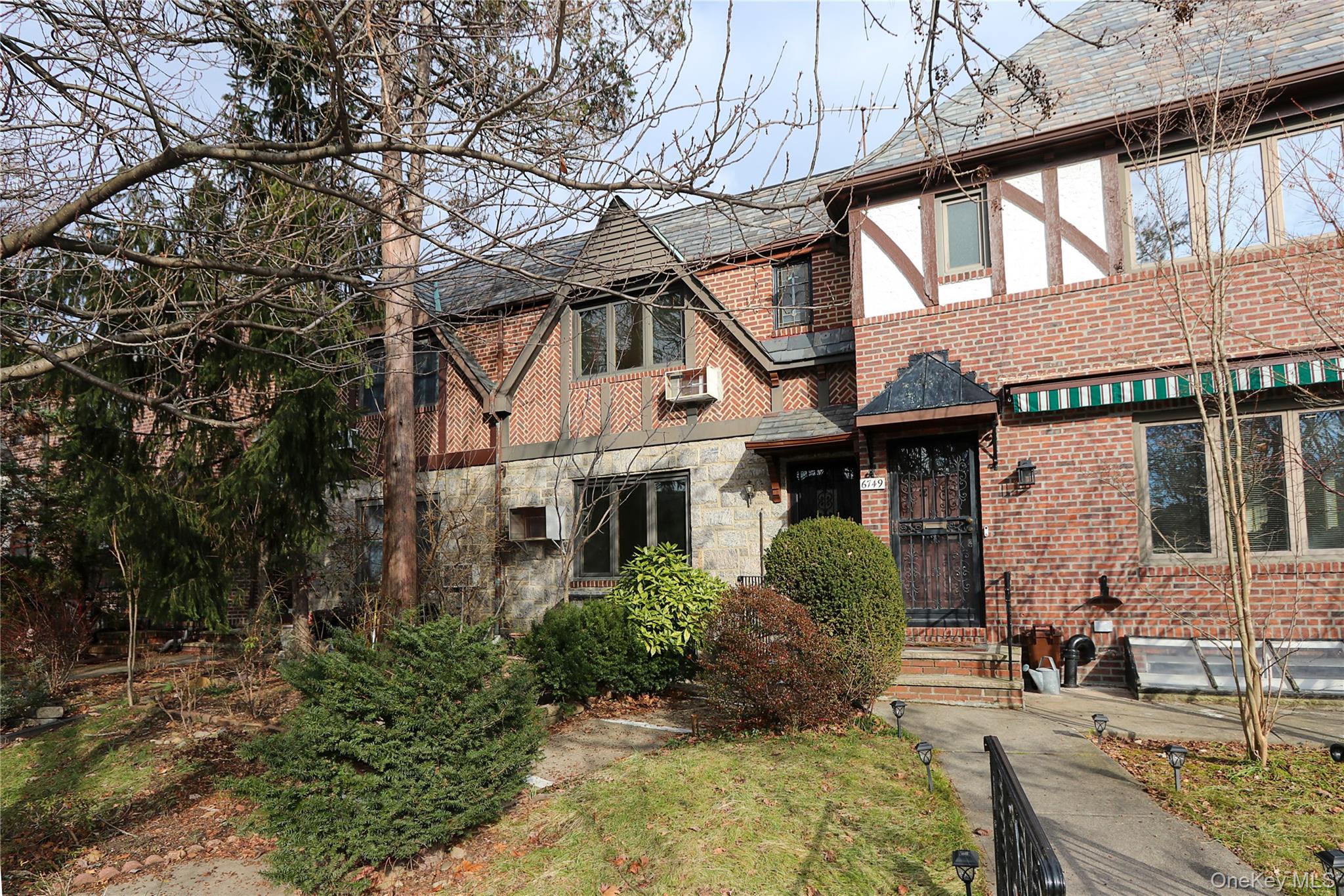 #1 photo, 67-47 Kessel Street, クイーンズ区 Forest Hills , NY 11375