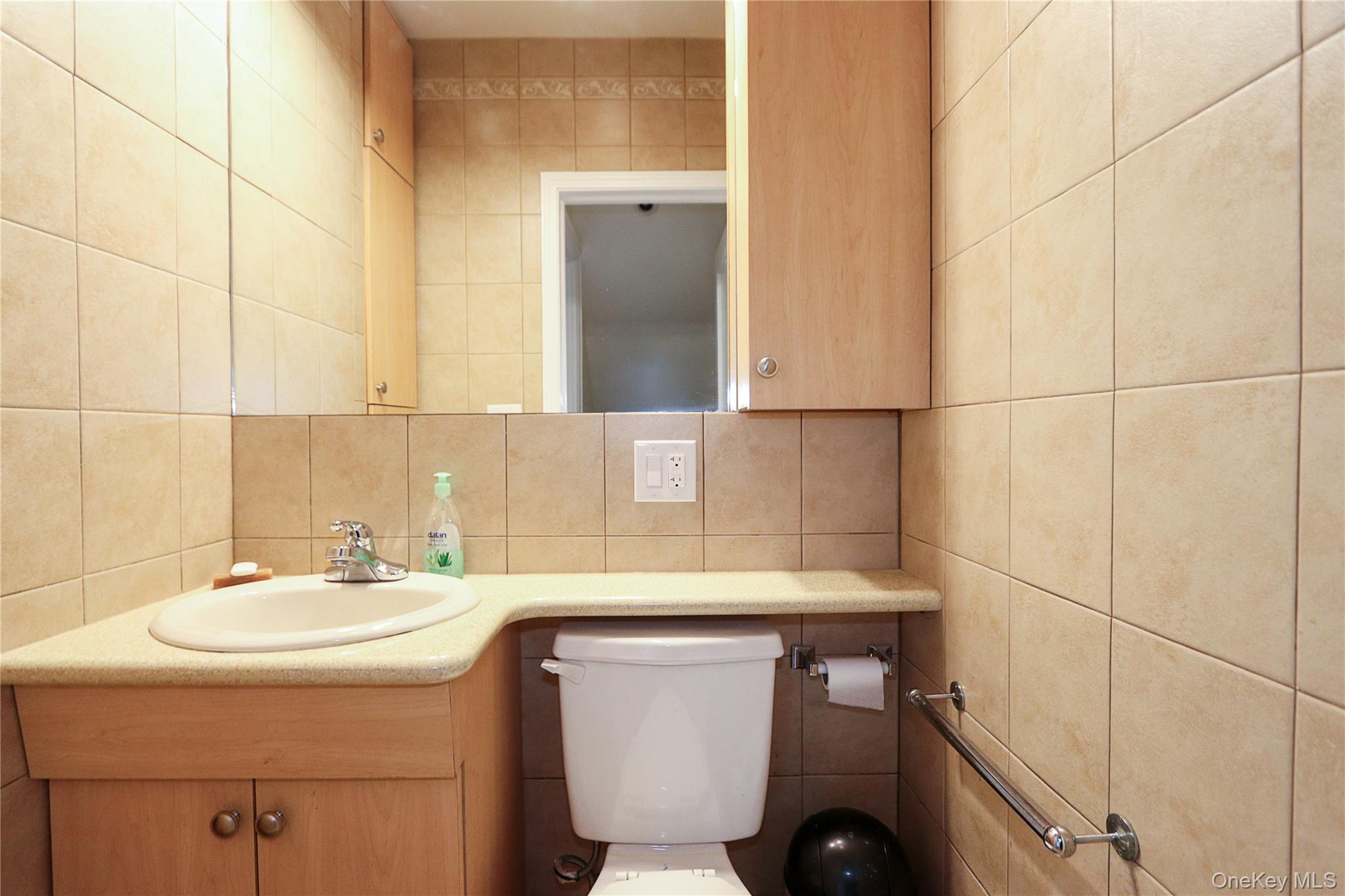 #14 photo, 67-47 Kessel Street, クイーンズ区 Forest Hills , NY 11375