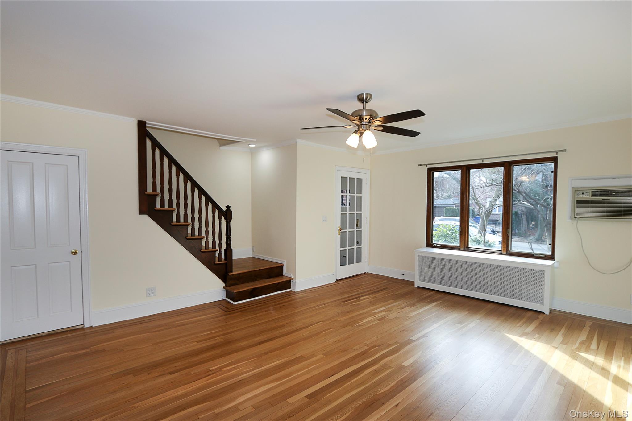 #2 photo, 67-47 Kessel Street, クイーンズ区 Forest Hills , NY 11375