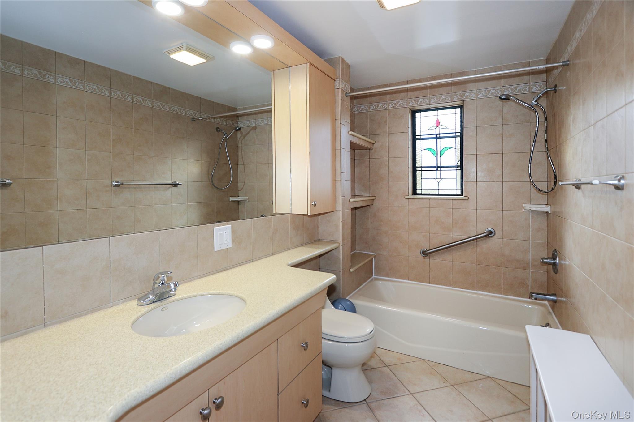 #9 photo, 67-47 Kessel Street, クイーンズ区 Forest Hills , NY 11375