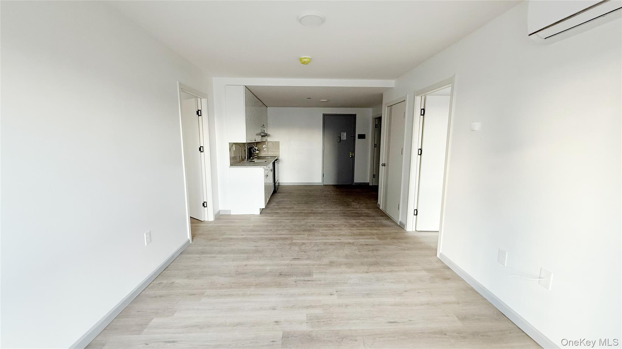 #4 photo, 70-40 45th Avenue, クイーンズ区 Woodside , NY 11377