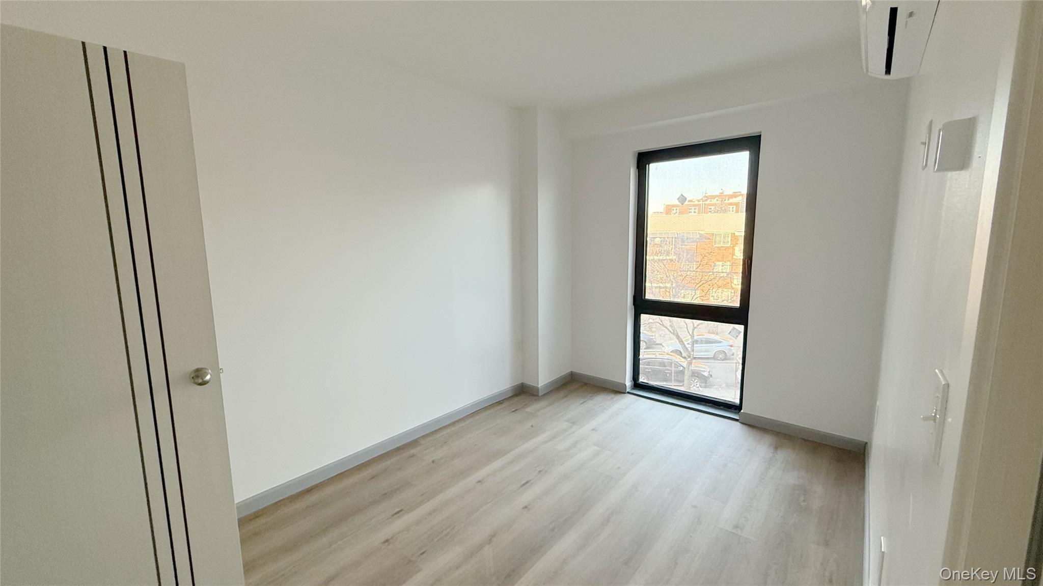 #6 photo, 70-40 45th Avenue, クイーンズ区 Woodside , NY 11377