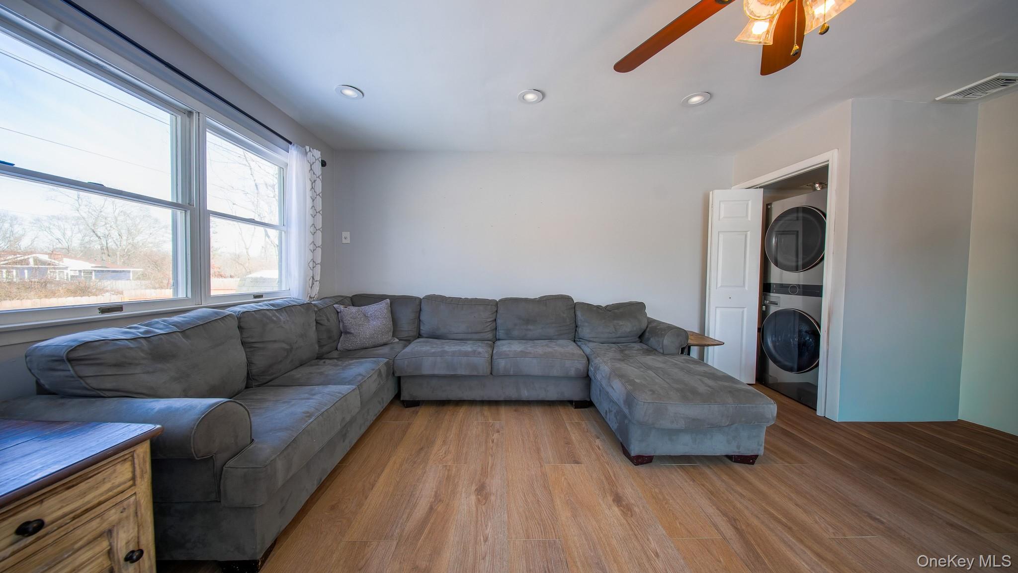 #12 photo, 19 Larch Road, Саффолк ‖ Rocky Point , NY 11778