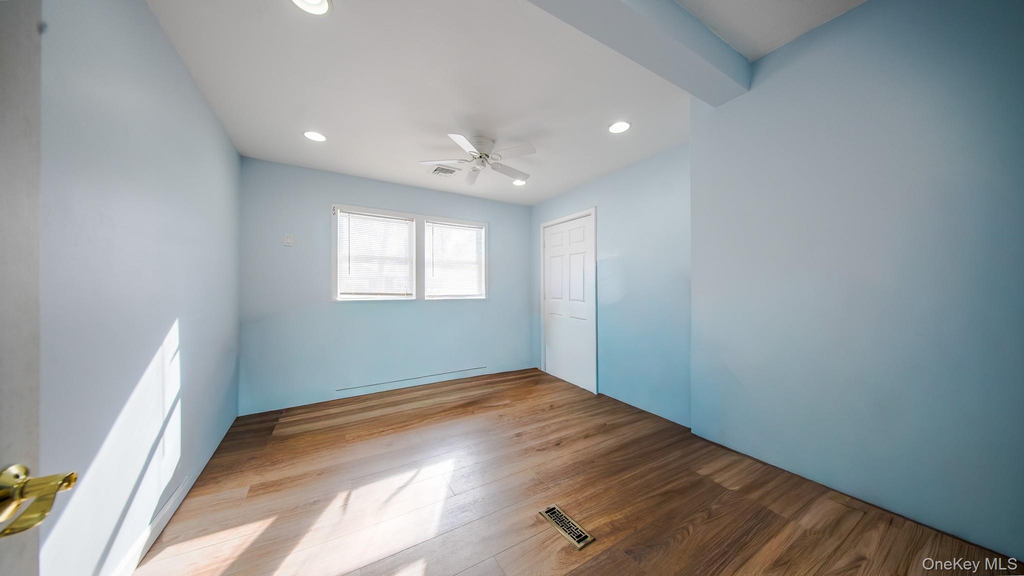 #5 photo, 19 Larch Road, Саффолк ‖ Rocky Point , NY 11778