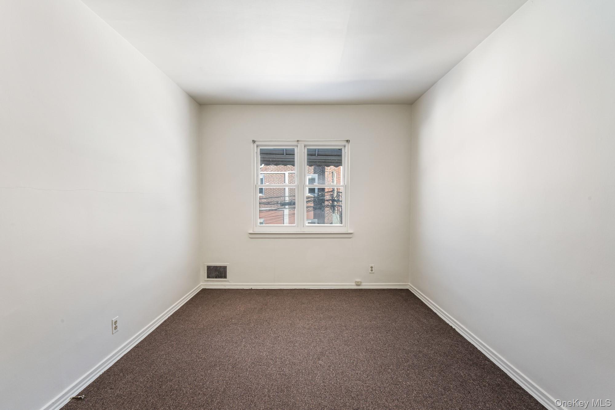 #19 photo, 7555 198th Street, クイーンズ区 Fresh Meadows , NY 11366