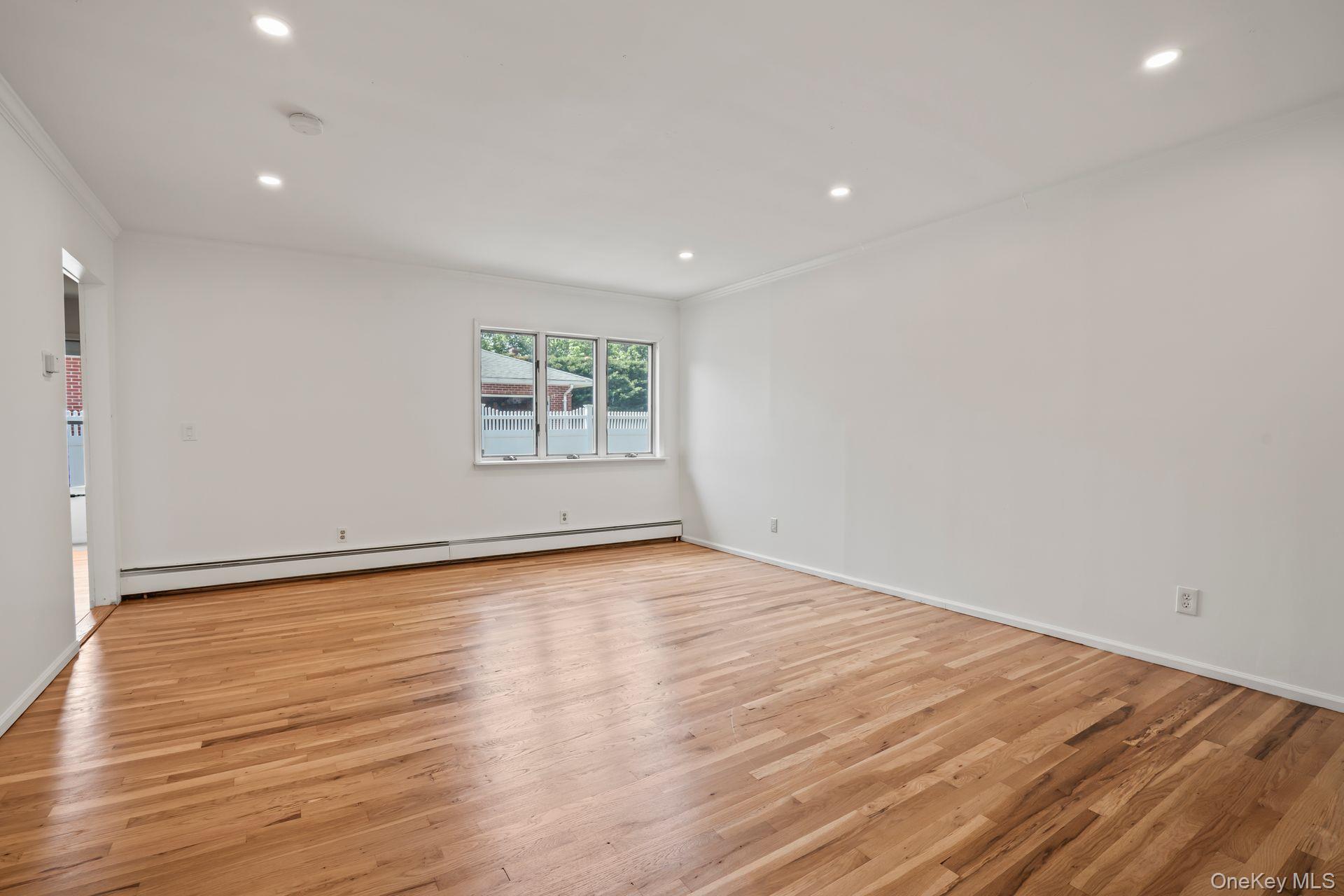 #15 photo, 17 Edgar Court, サフォーク郡 Huntington , NY 11743