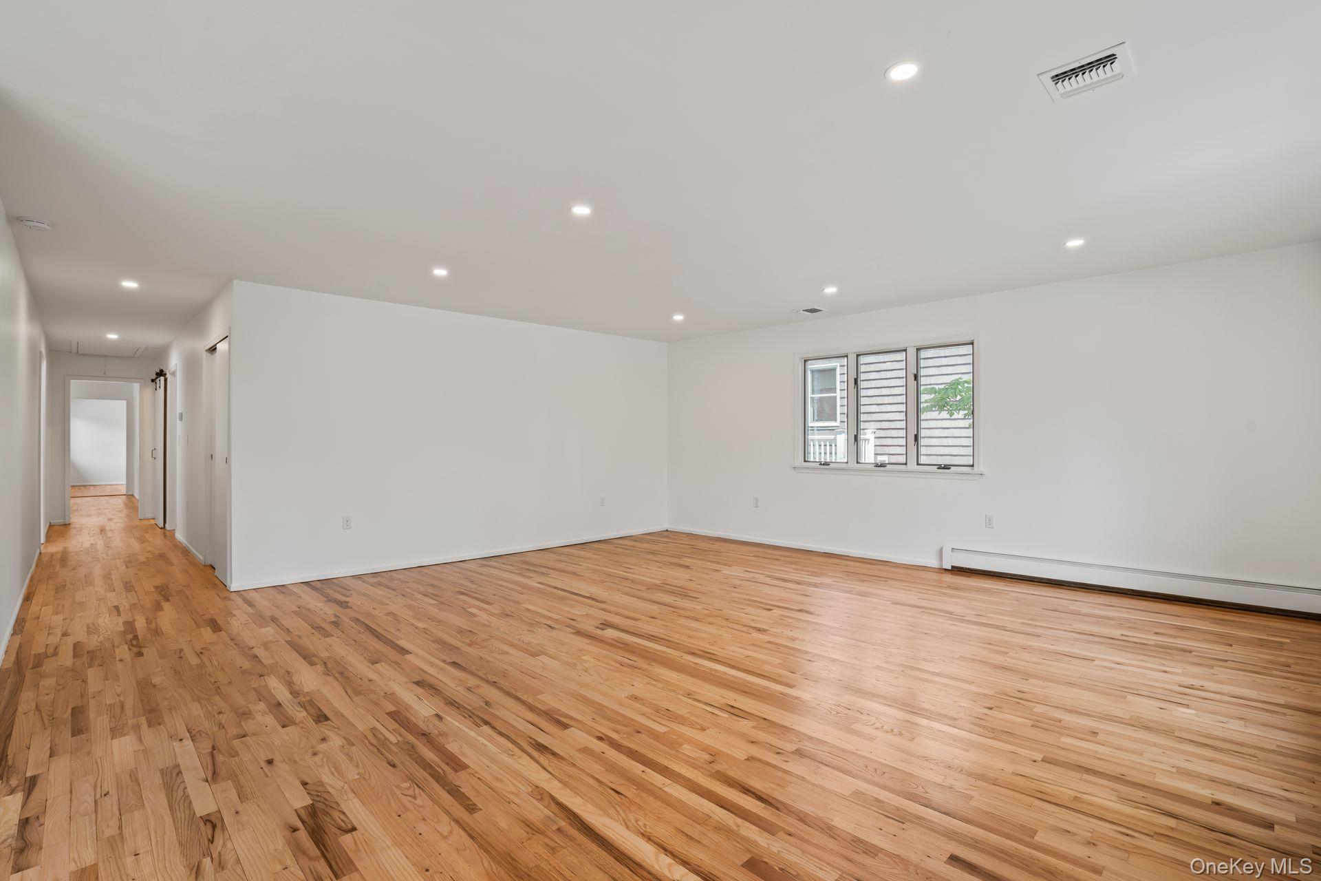 #7 photo, 17 Edgar Court, サフォーク郡 Huntington , NY 11743