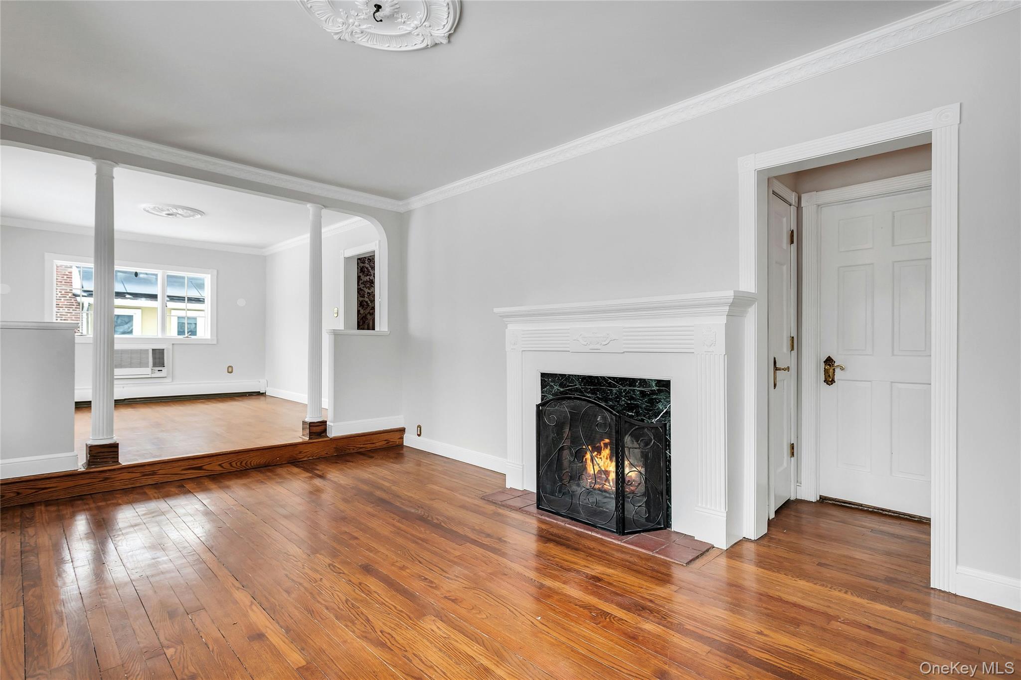 #3 photo, 98 Moore Avenue, ナッソー郡 Oceanside , NY 11572