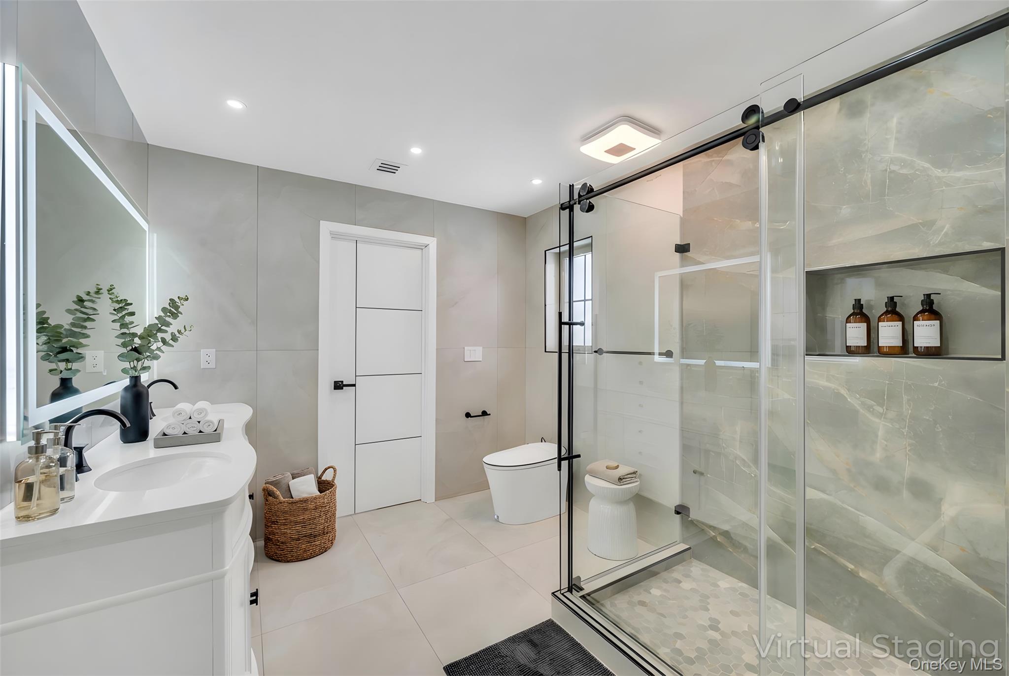 #11 photo, 2481 Putnam Drive, ナッソー郡 East Meadow , NY 11554