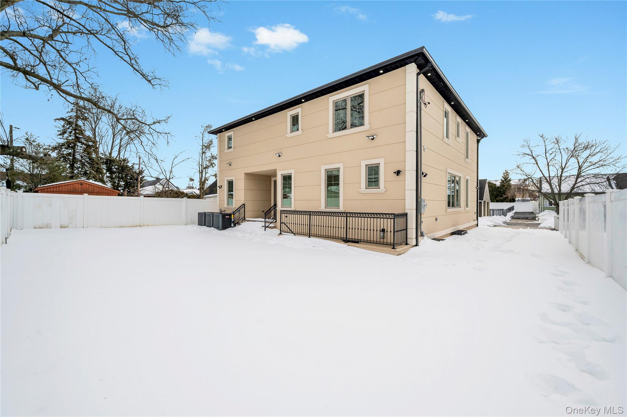 #20 photo, 2481 Putnam Drive, ナッソー郡 East Meadow , NY 11554