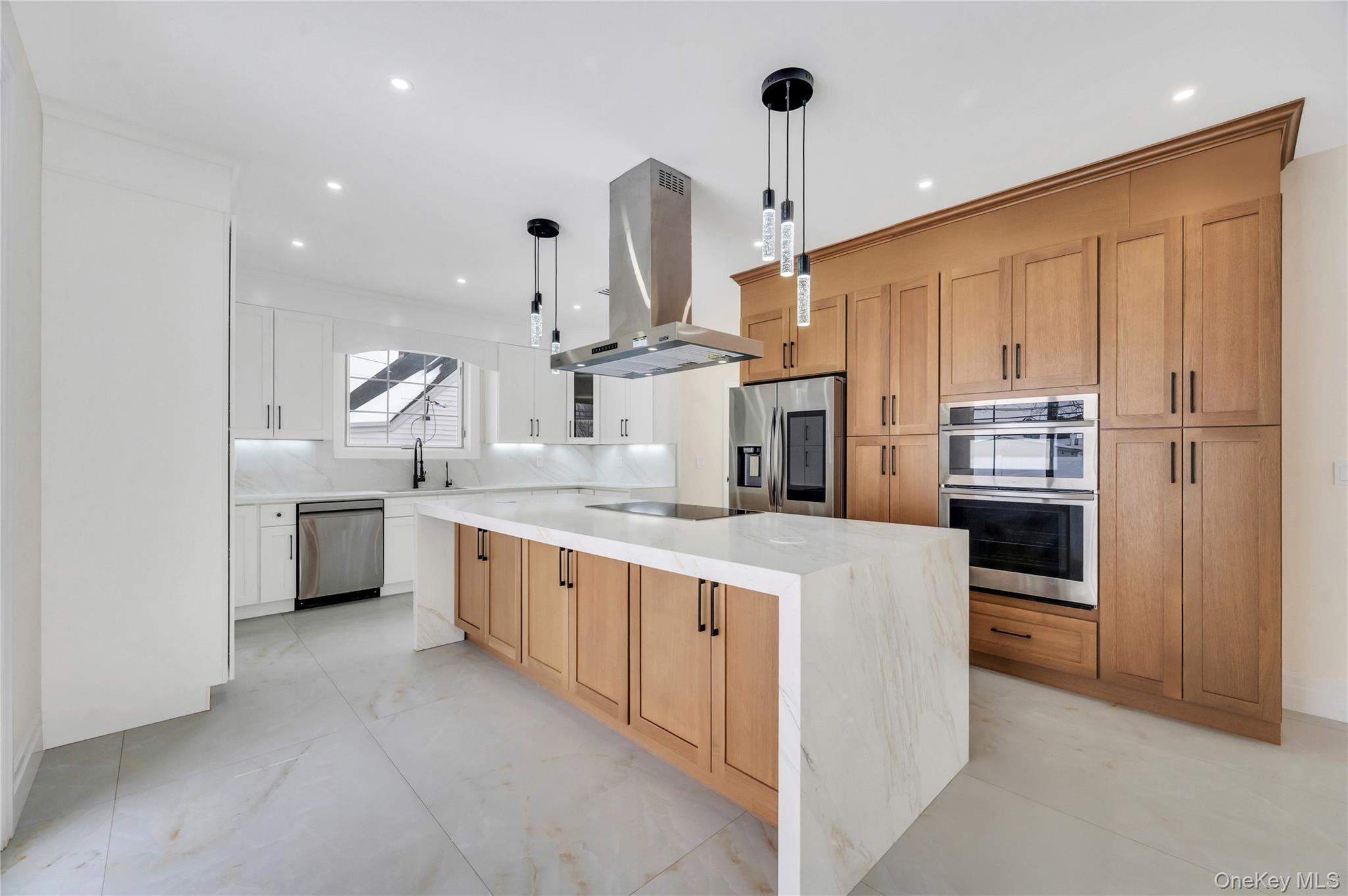 #4 photo, 2481 Putnam Drive, ナッソー郡 East Meadow , NY 11554