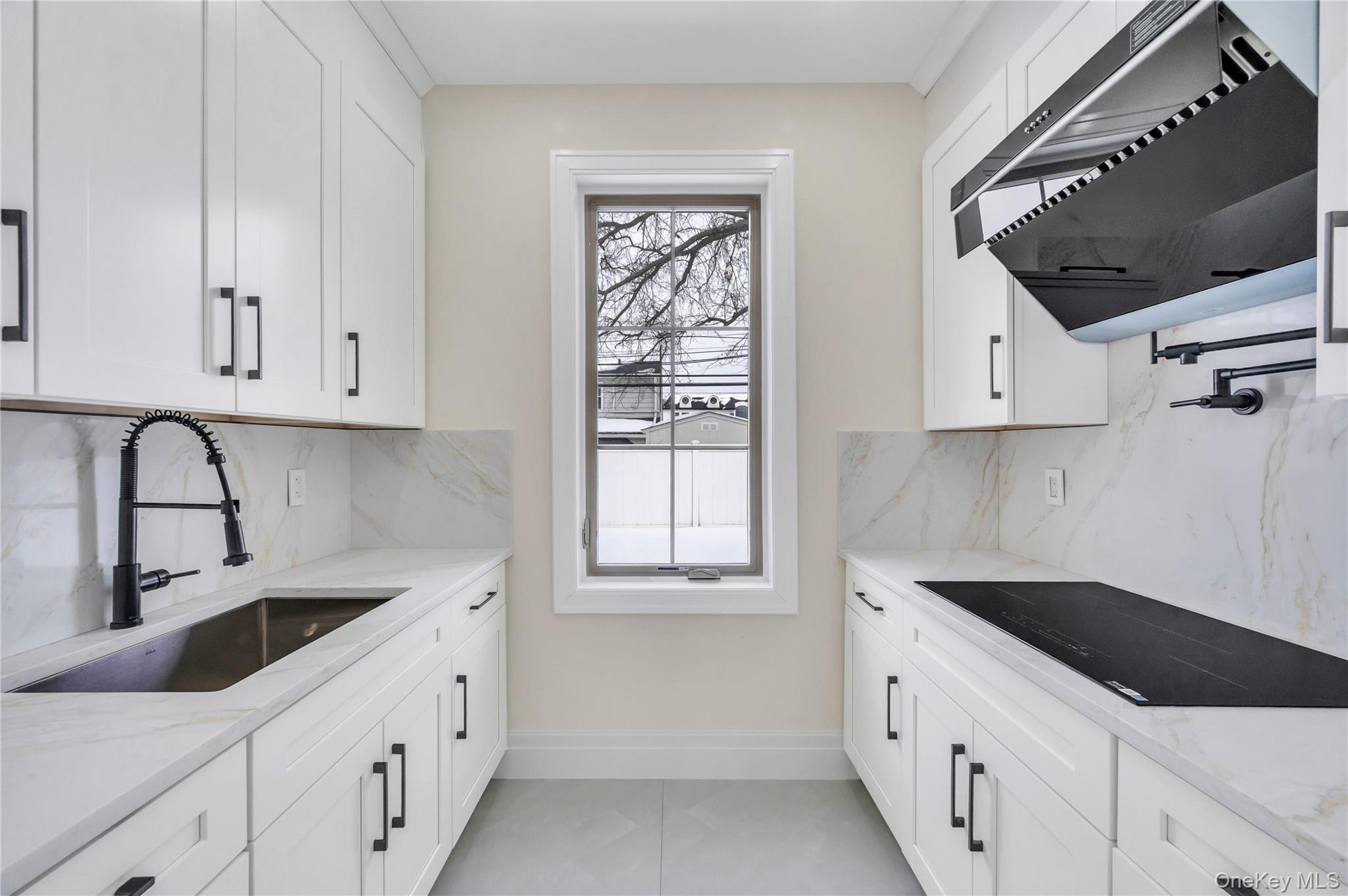 #5 photo, 2481 Putnam Drive, ナッソー郡 East Meadow , NY 11554