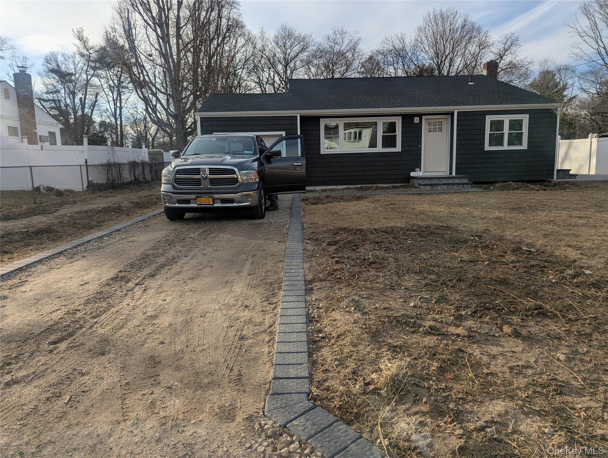 #1 photo, 1550 N Gardiner Drive, サフォーク郡 Bay Shore , NY 11706