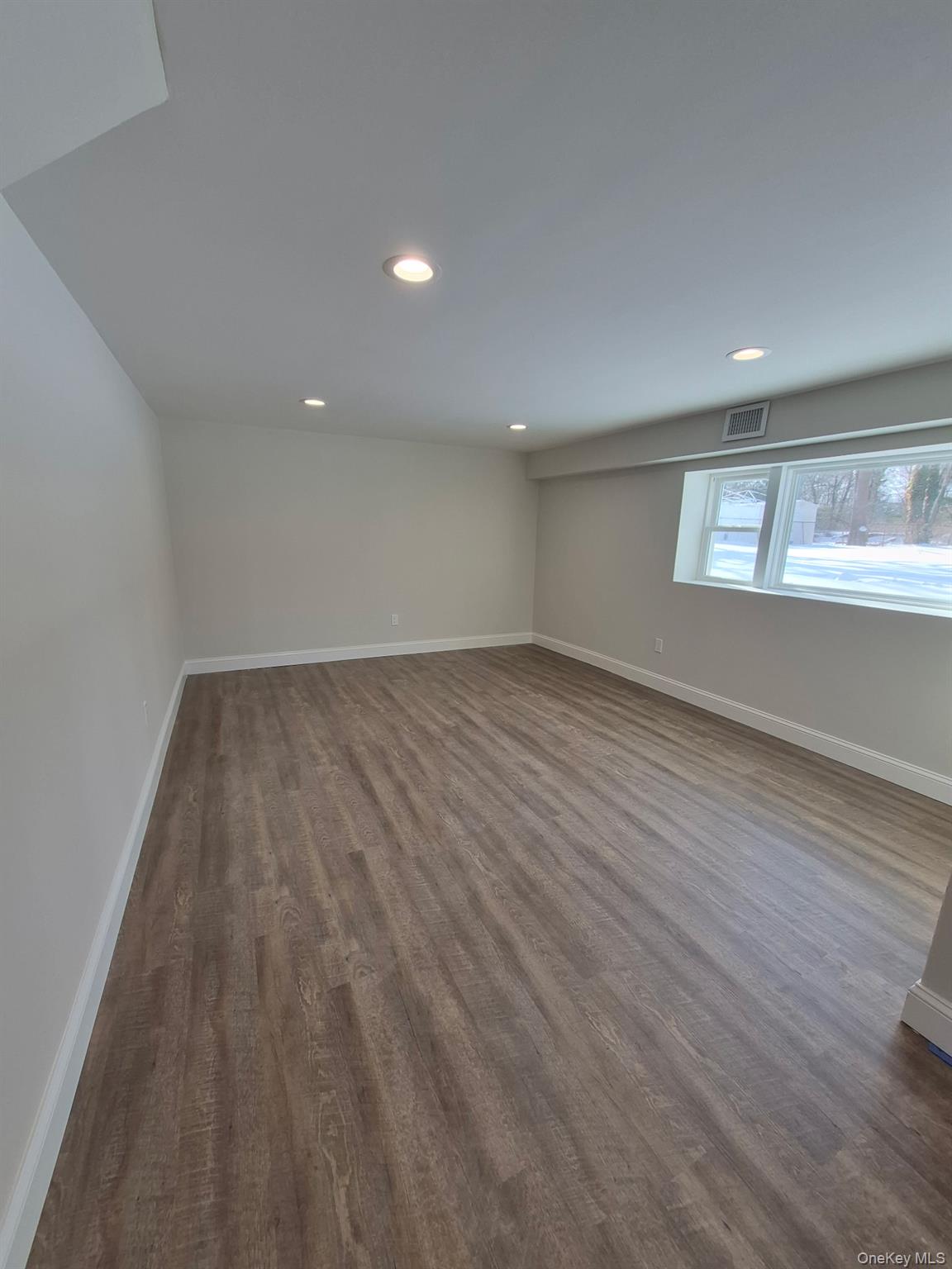 #10 photo, 1550 N Gardiner Drive, サフォーク郡 Bay Shore , NY 11706