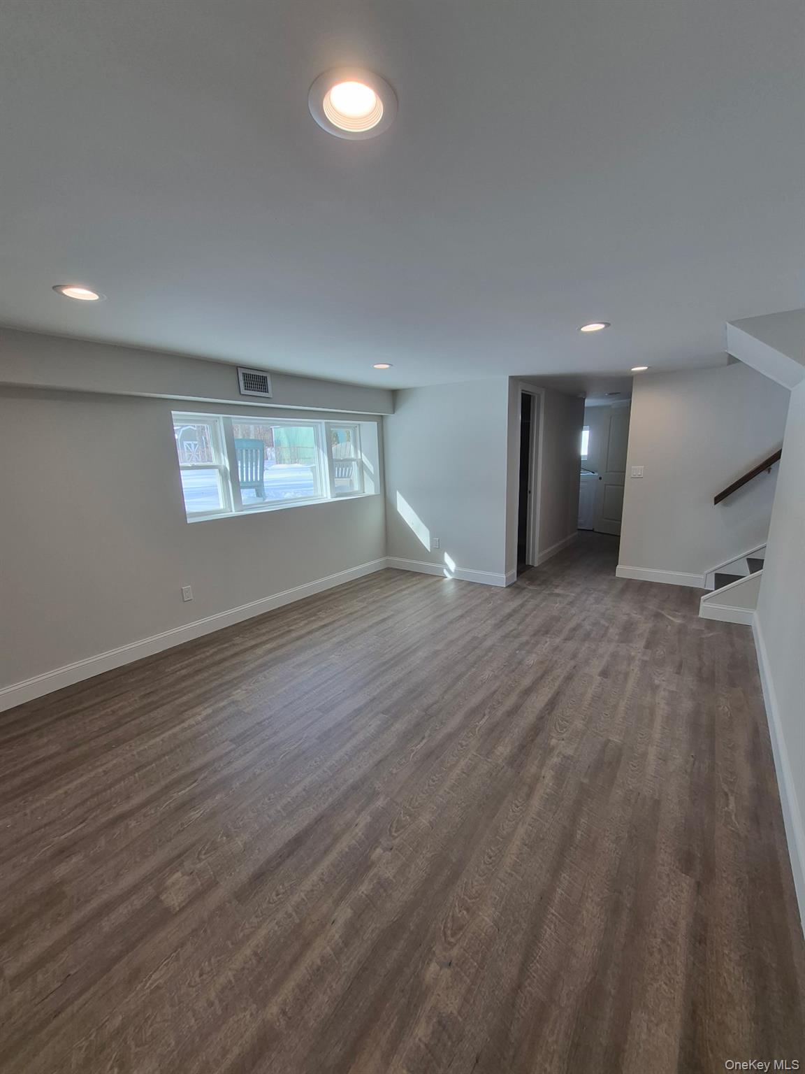 #12 photo, 1550 N Gardiner Drive, サフォーク郡 Bay Shore , NY 11706