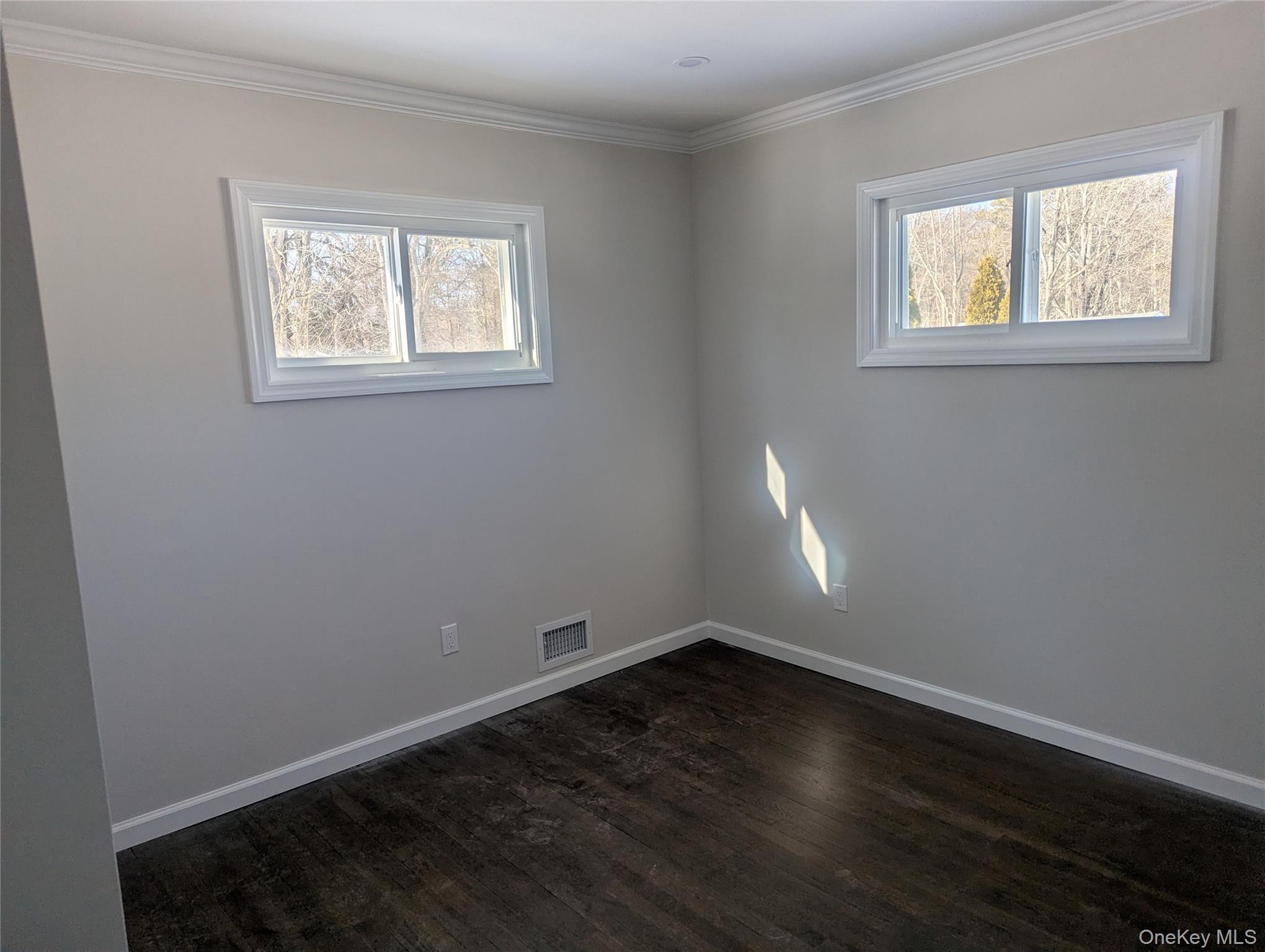 #13 photo, 1550 N Gardiner Drive, サフォーク郡 Bay Shore , NY 11706