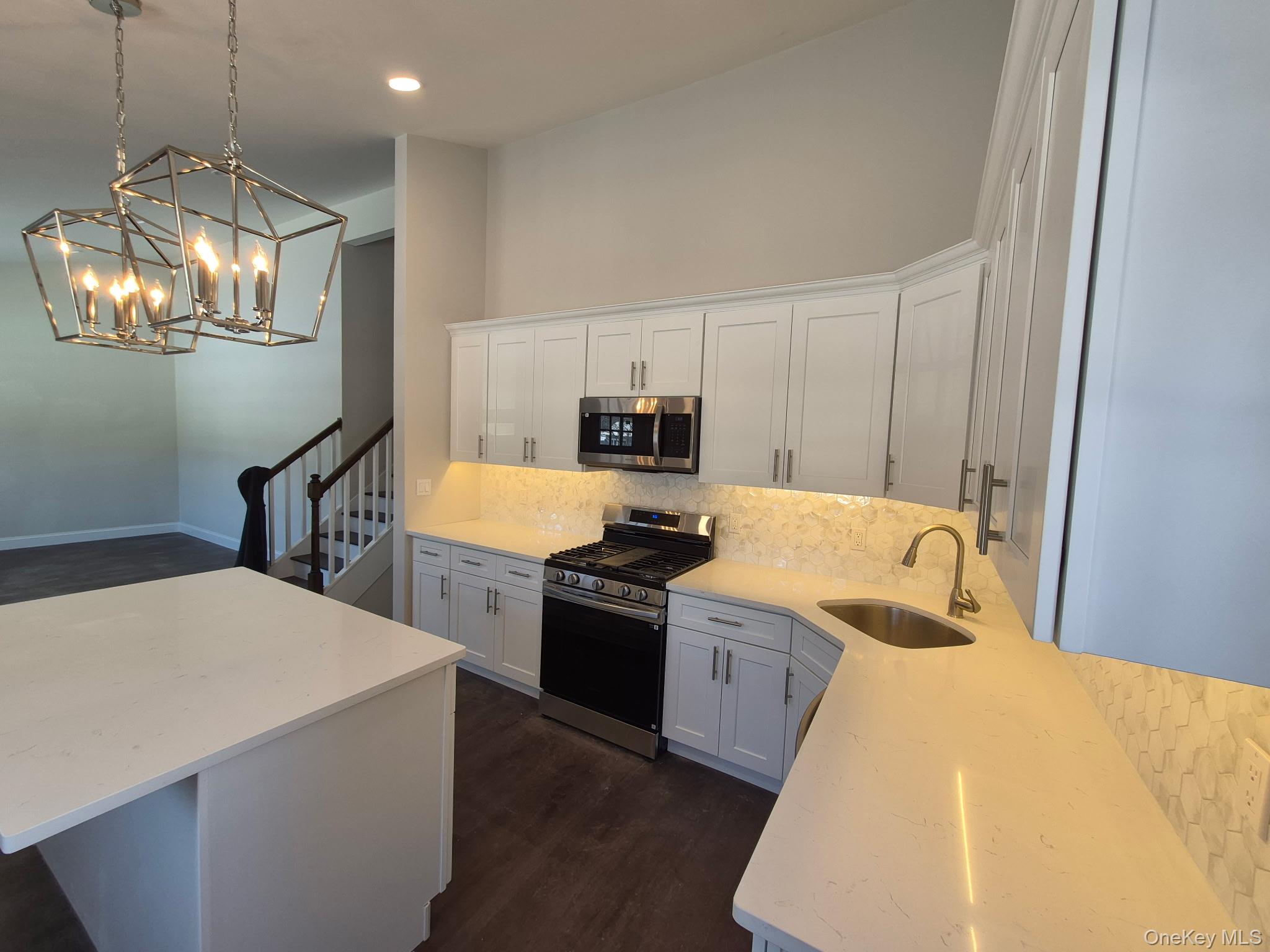 #3 photo, 1550 N Gardiner Drive, サフォーク郡 Bay Shore , NY 11706