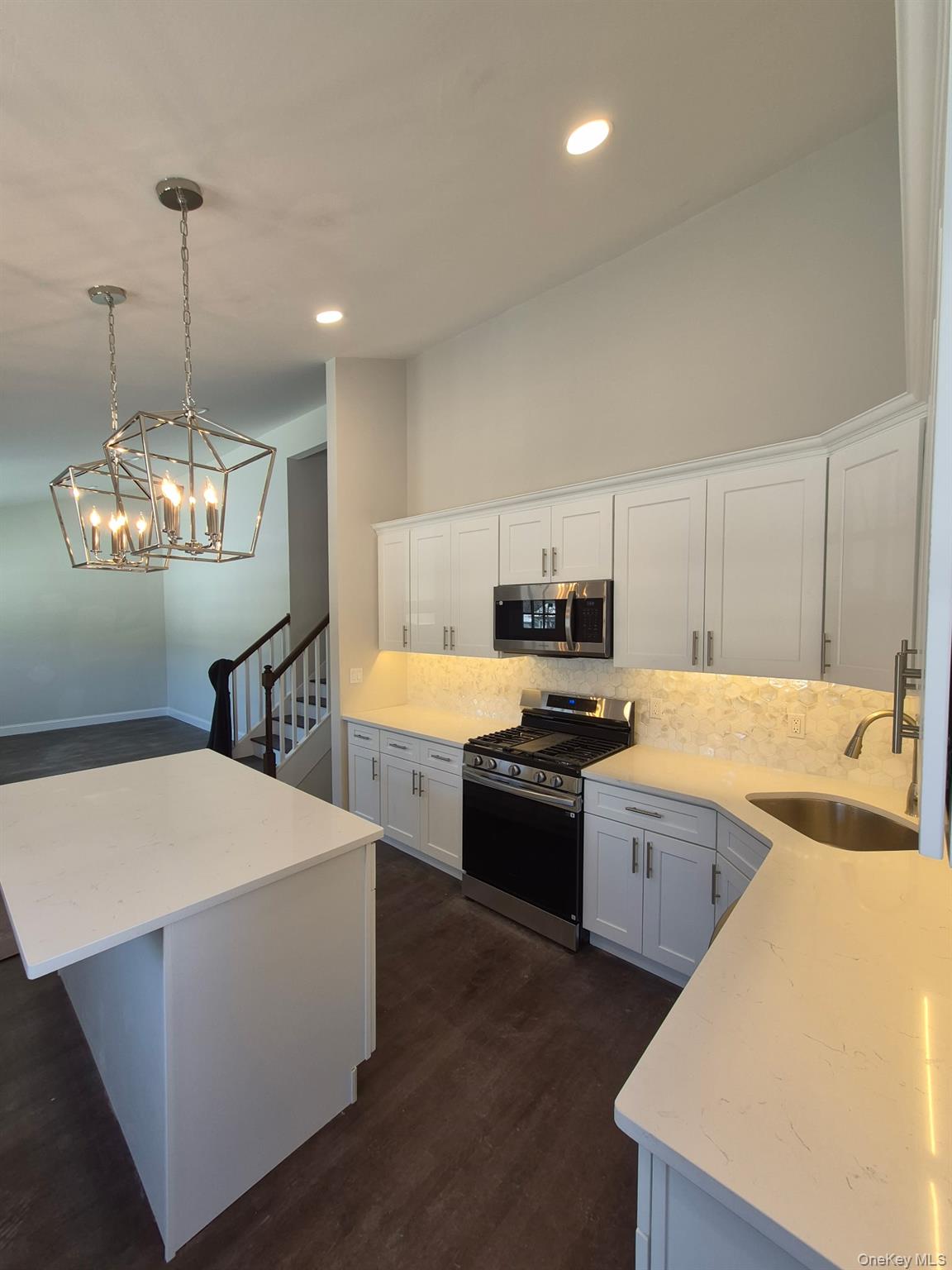 #4 photo, 1550 N Gardiner Drive, サフォーク郡 Bay Shore , NY 11706