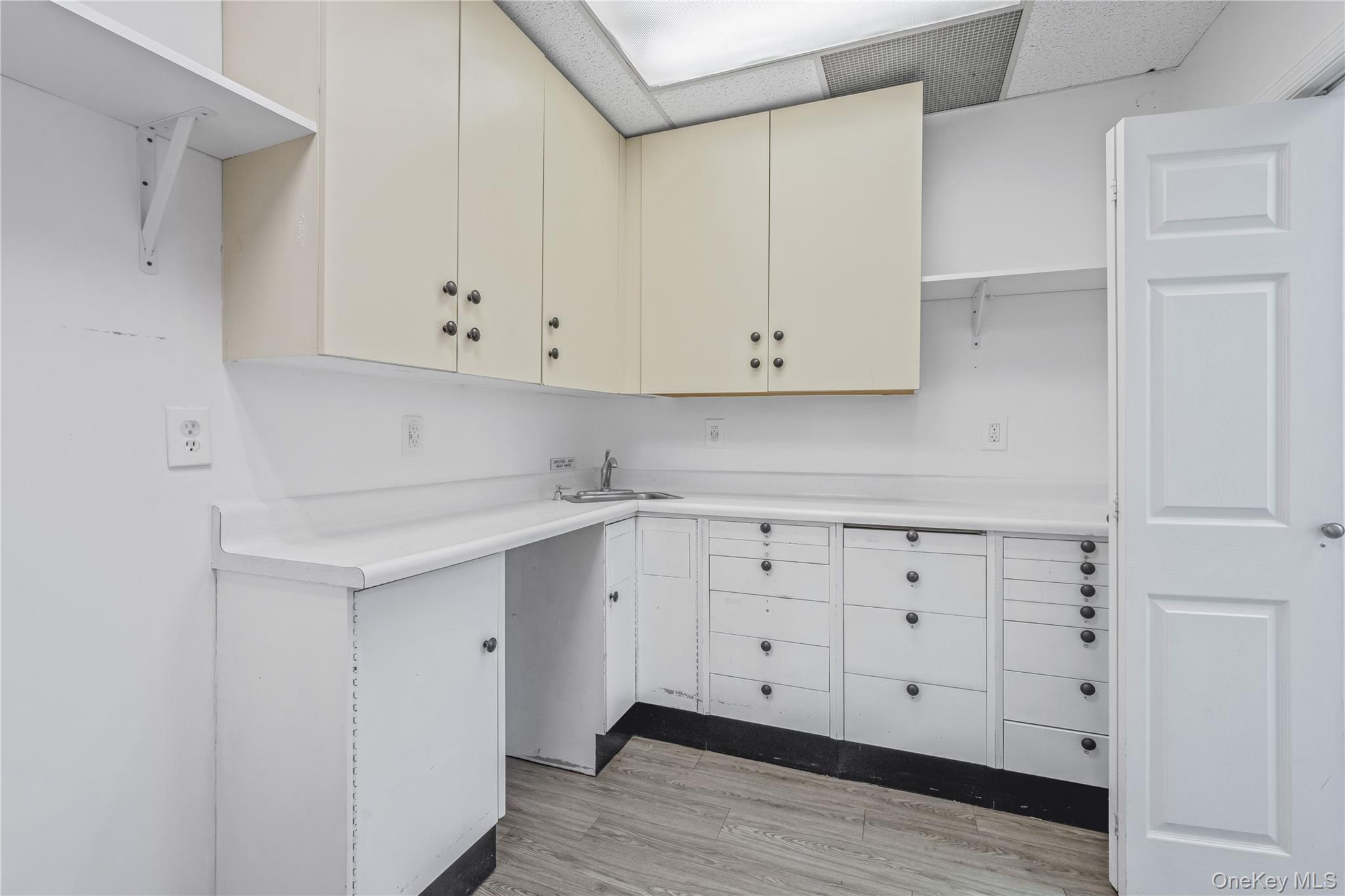 #13 photo, 30 S Ocean Avenue, 롱 아일랜드 Freeport , NY 11520