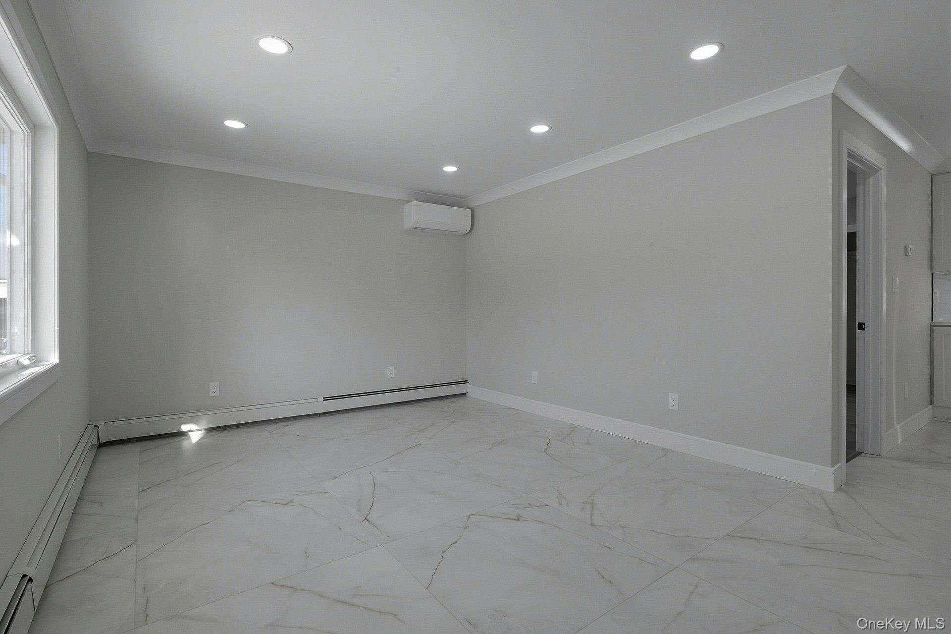 #10 photo, 73 Wolcott Road, ナッソー郡 Levittown , NY 11756