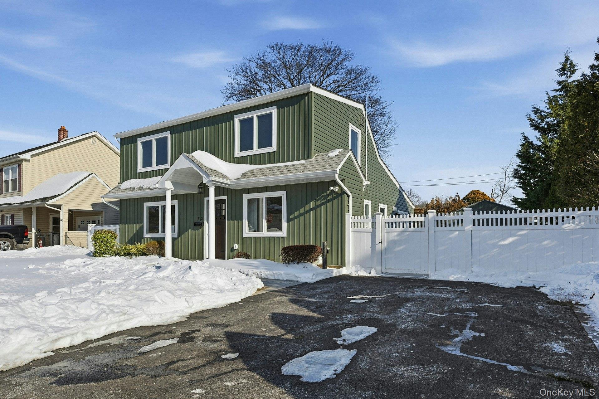 #2 photo, 73 Wolcott Road, ナッソー郡 Levittown , NY 11756