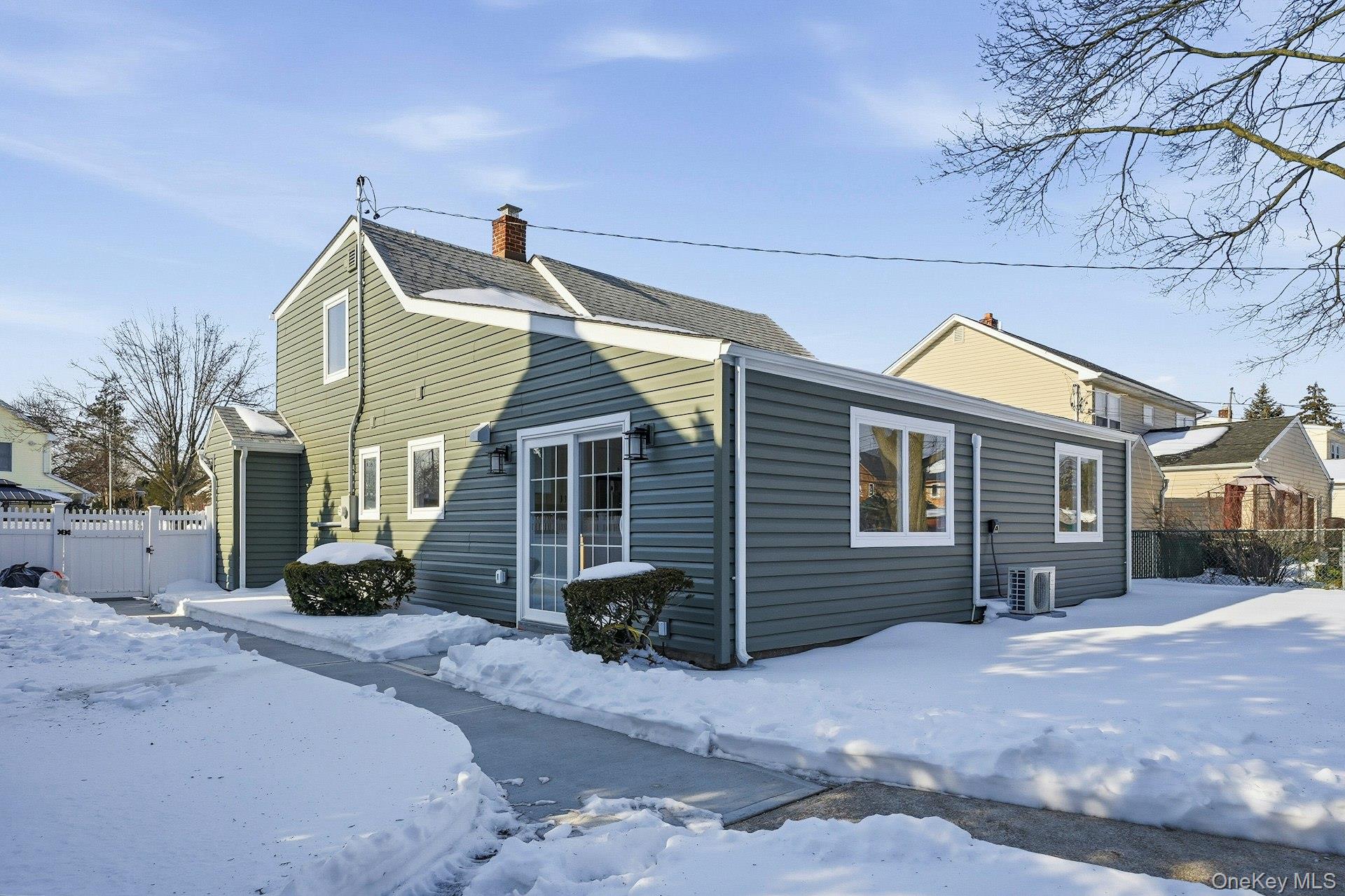 #3 photo, 73 Wolcott Road, ナッソー郡 Levittown , NY 11756