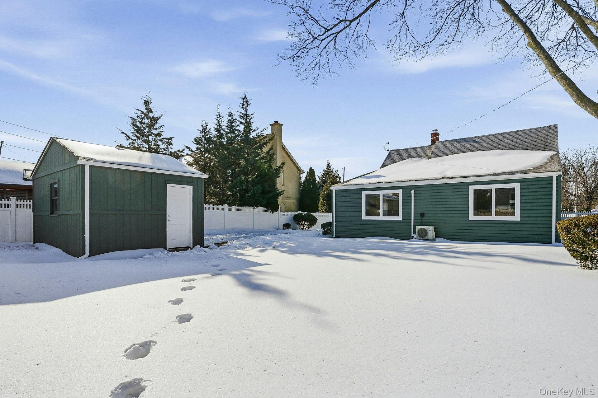 #4 photo, 73 Wolcott Road, ナッソー郡 Levittown , NY 11756