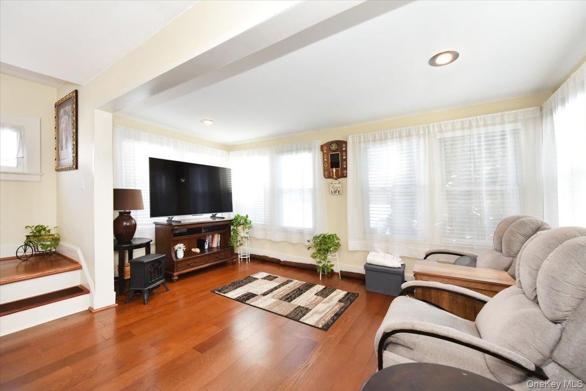 #12 photo, 458 Pennsylvania Avenue, Нассау ‖ Williston Park , NY 11596