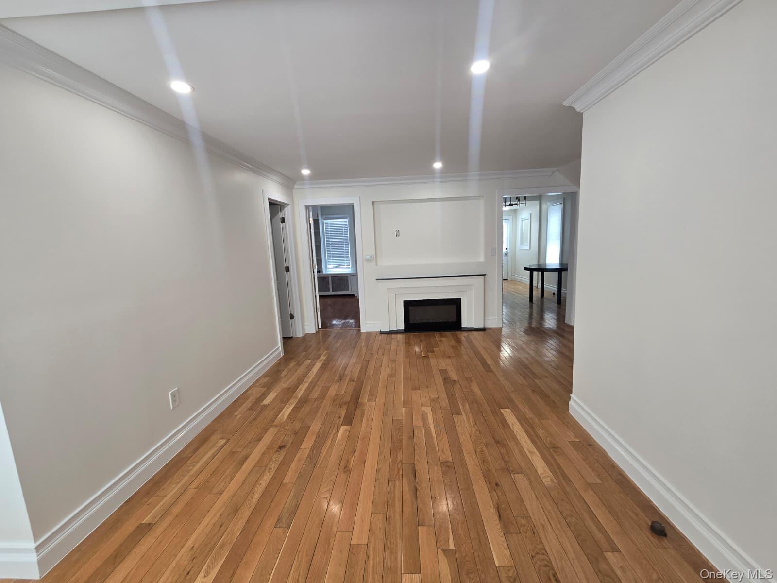 #2 photo, 267 Denton Avenue, ナッソー郡 Lynbrook , NY 11563