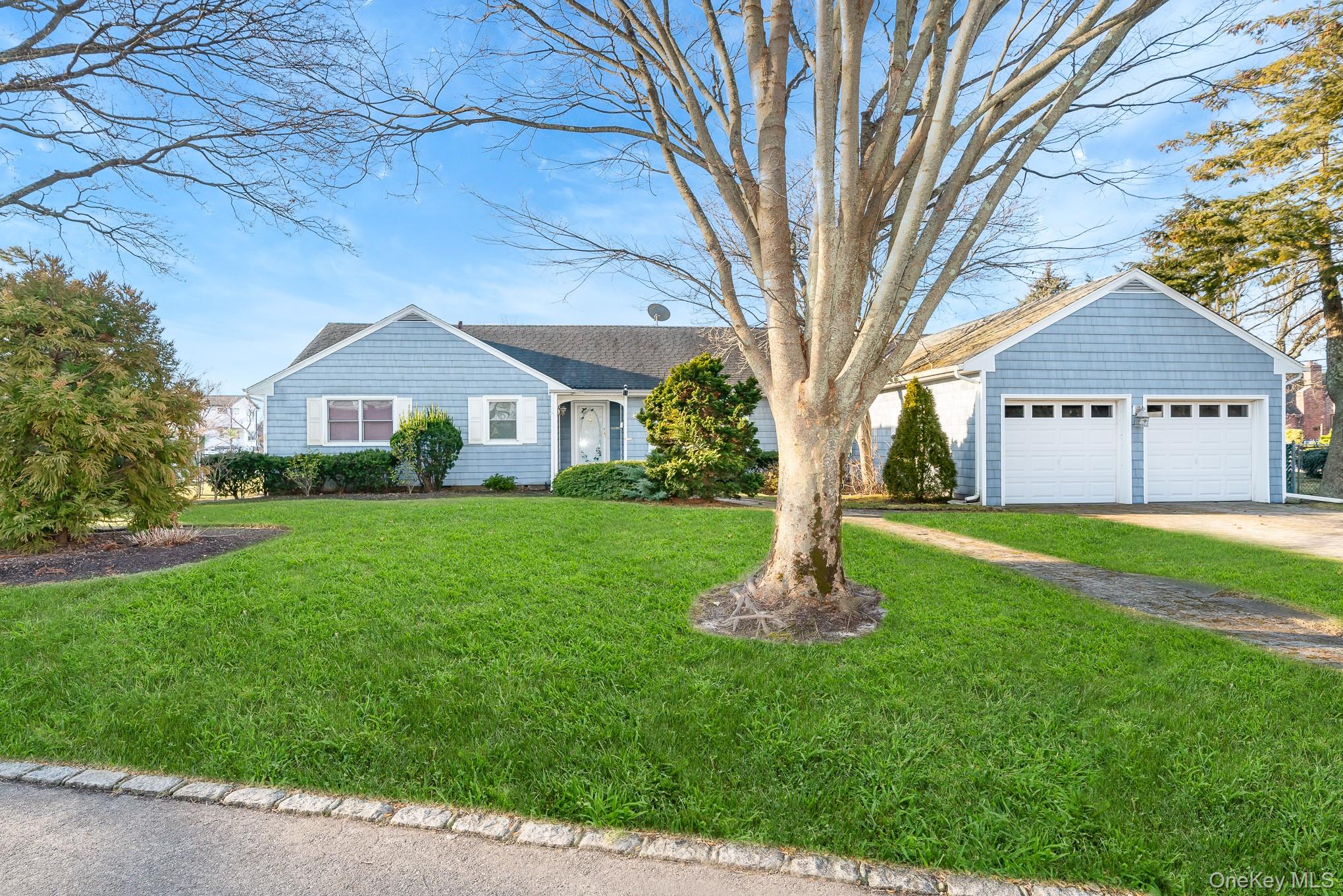 #1 photo, 281 Richmond Avenue, Amityville , NY 11701