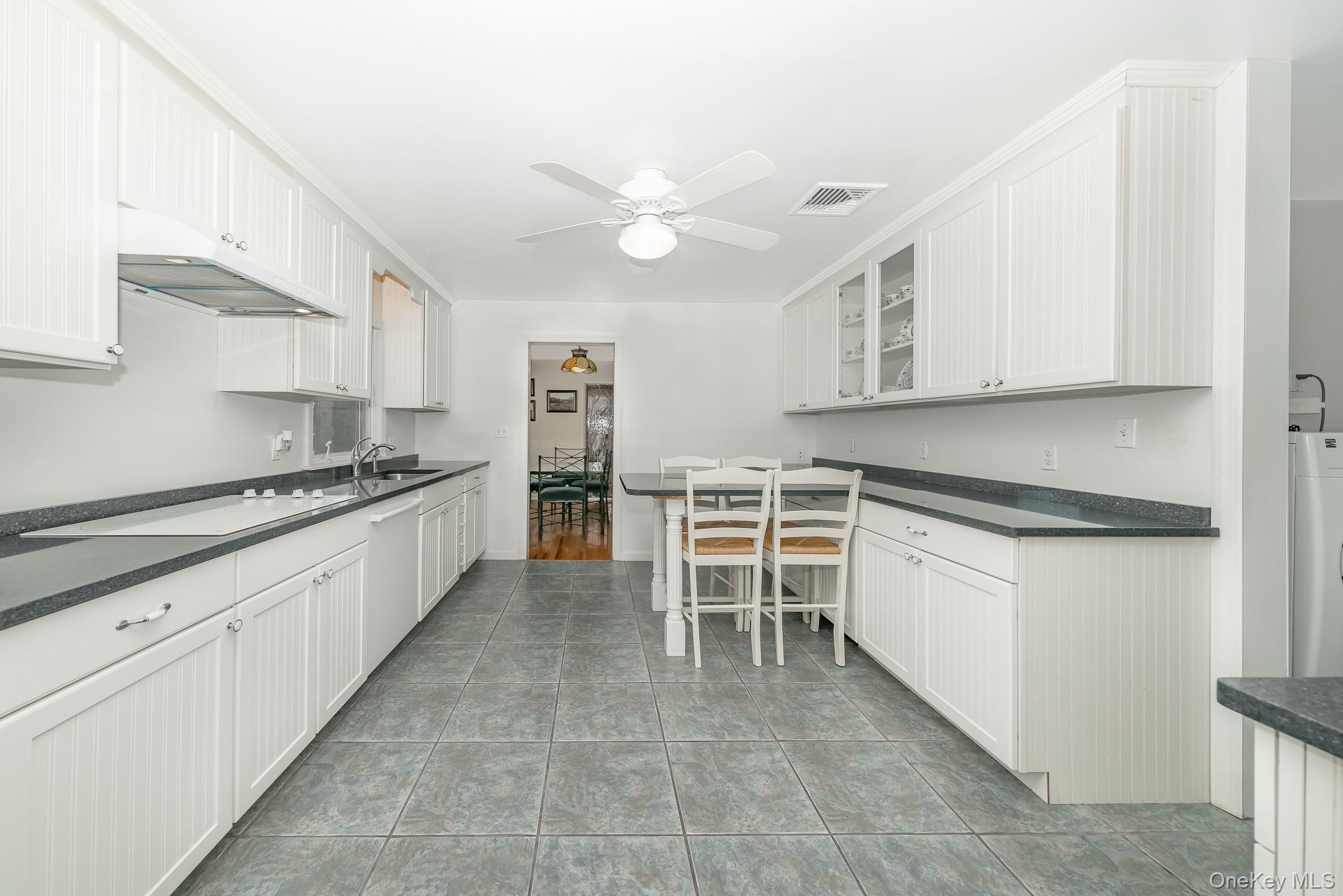 #15 photo, 281 Richmond Avenue, Amityville , NY 11701